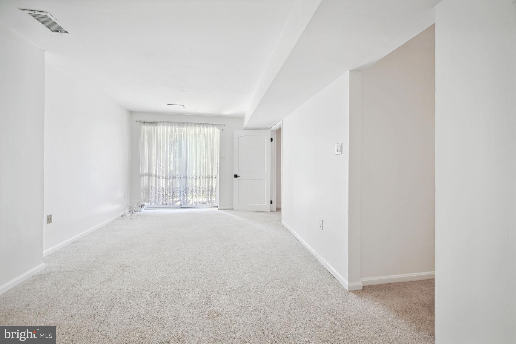 FOREST ESTATES - Residential Lease