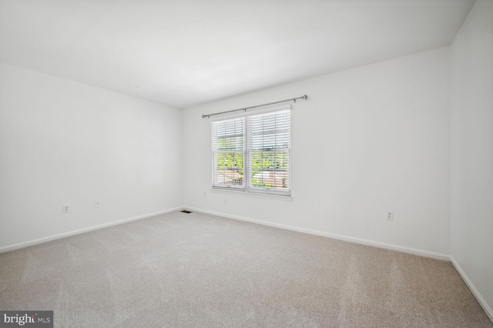 FOREST ESTATES - Residential Lease