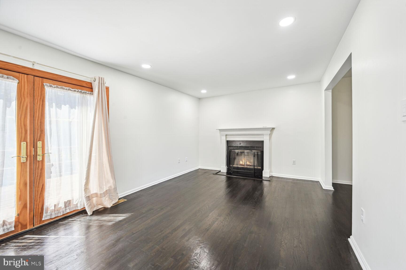 FOREST ESTATES - Residential Lease