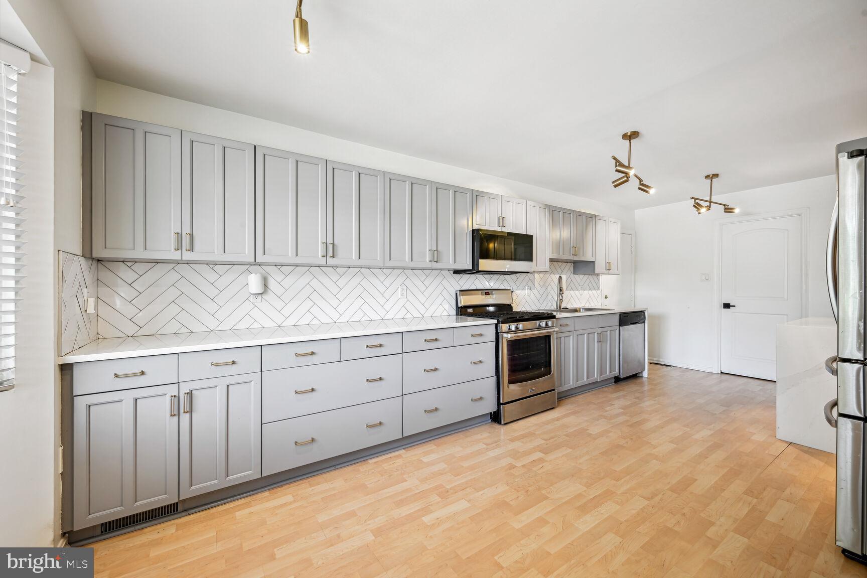 FOREST ESTATES - Residential Lease