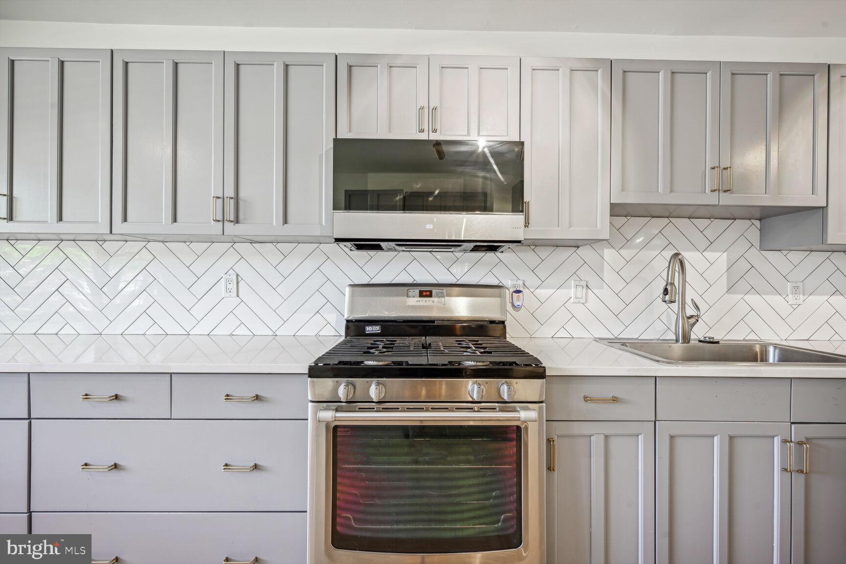 FOREST ESTATES - Residential Lease