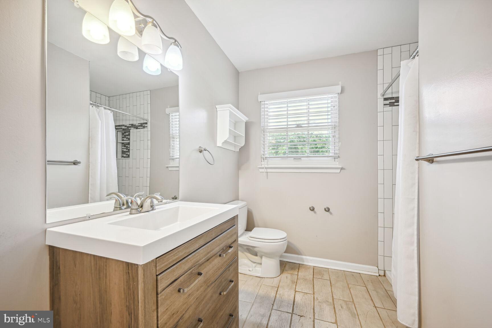 FOREST ESTATES - Residential Lease