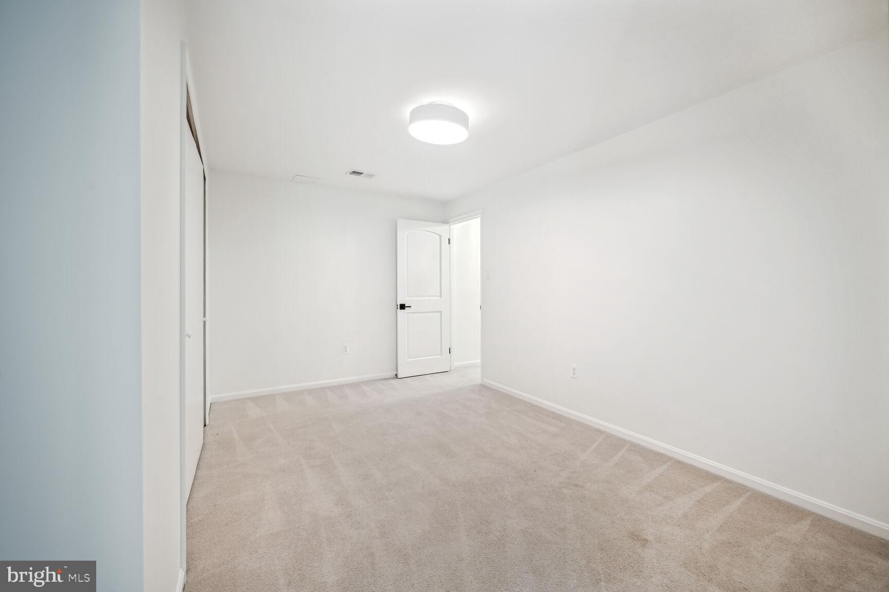 FOREST ESTATES - Residential Lease