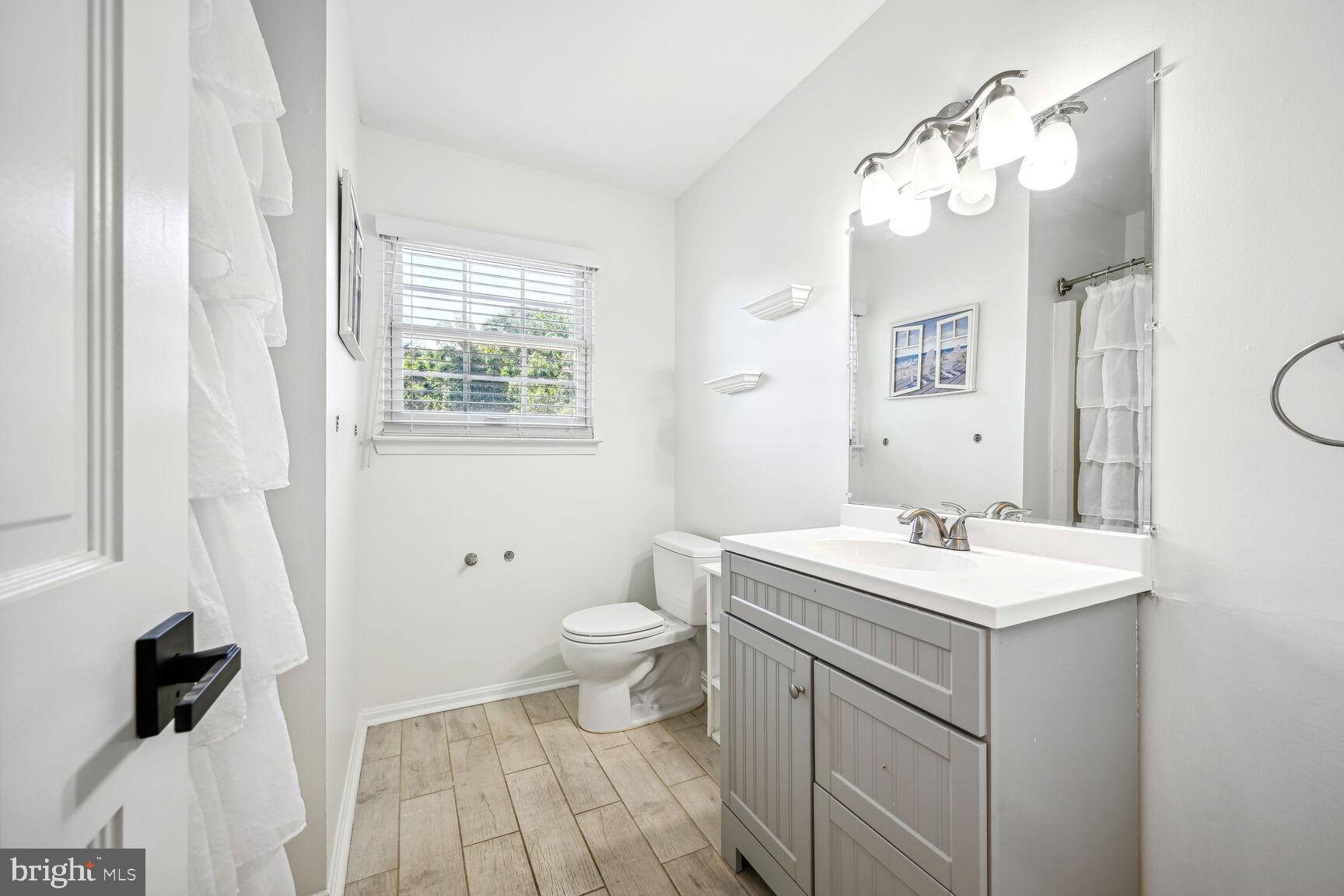 FOREST ESTATES - Residential Lease