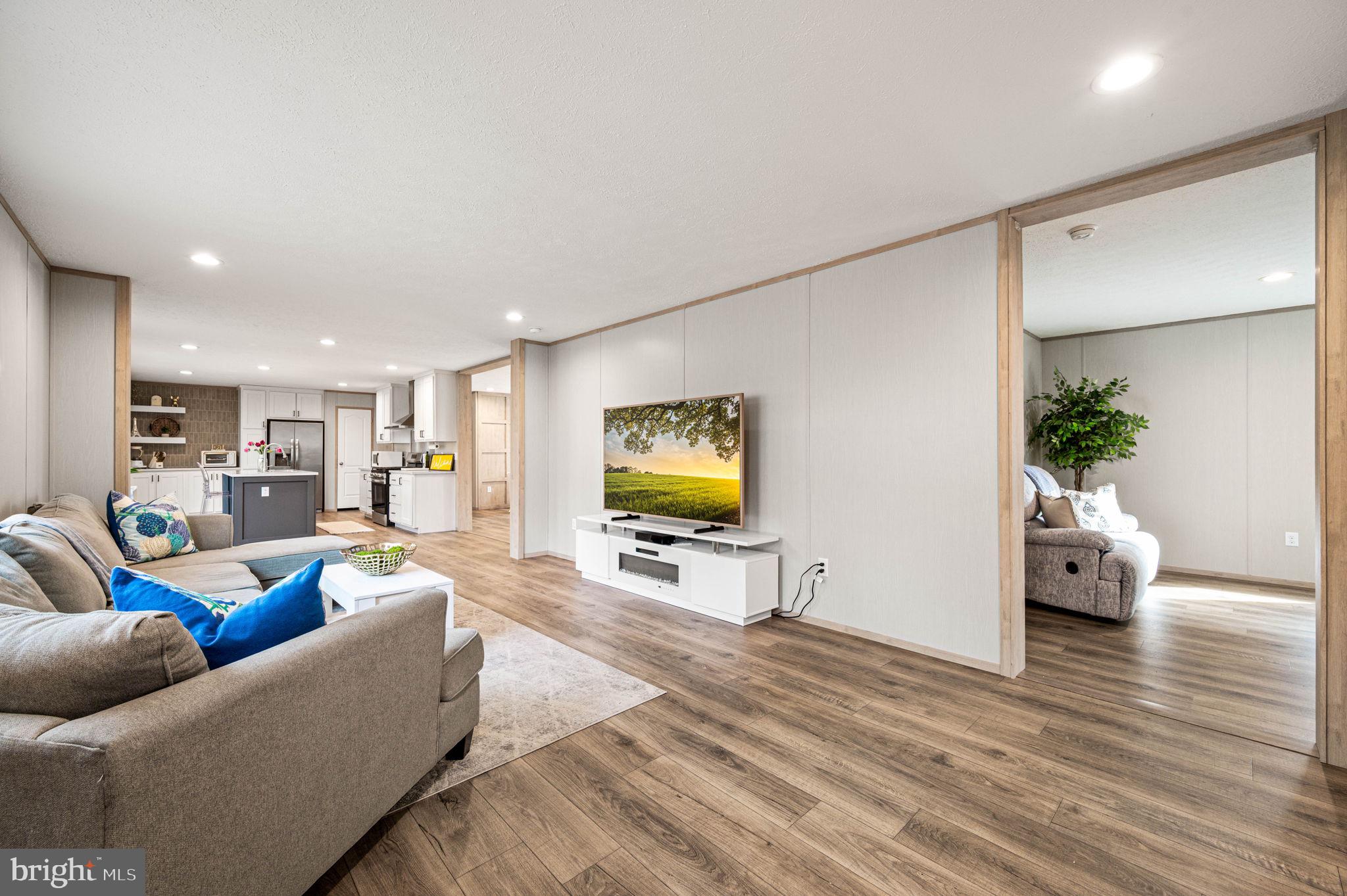 APPLEVILLE WEST - Residential