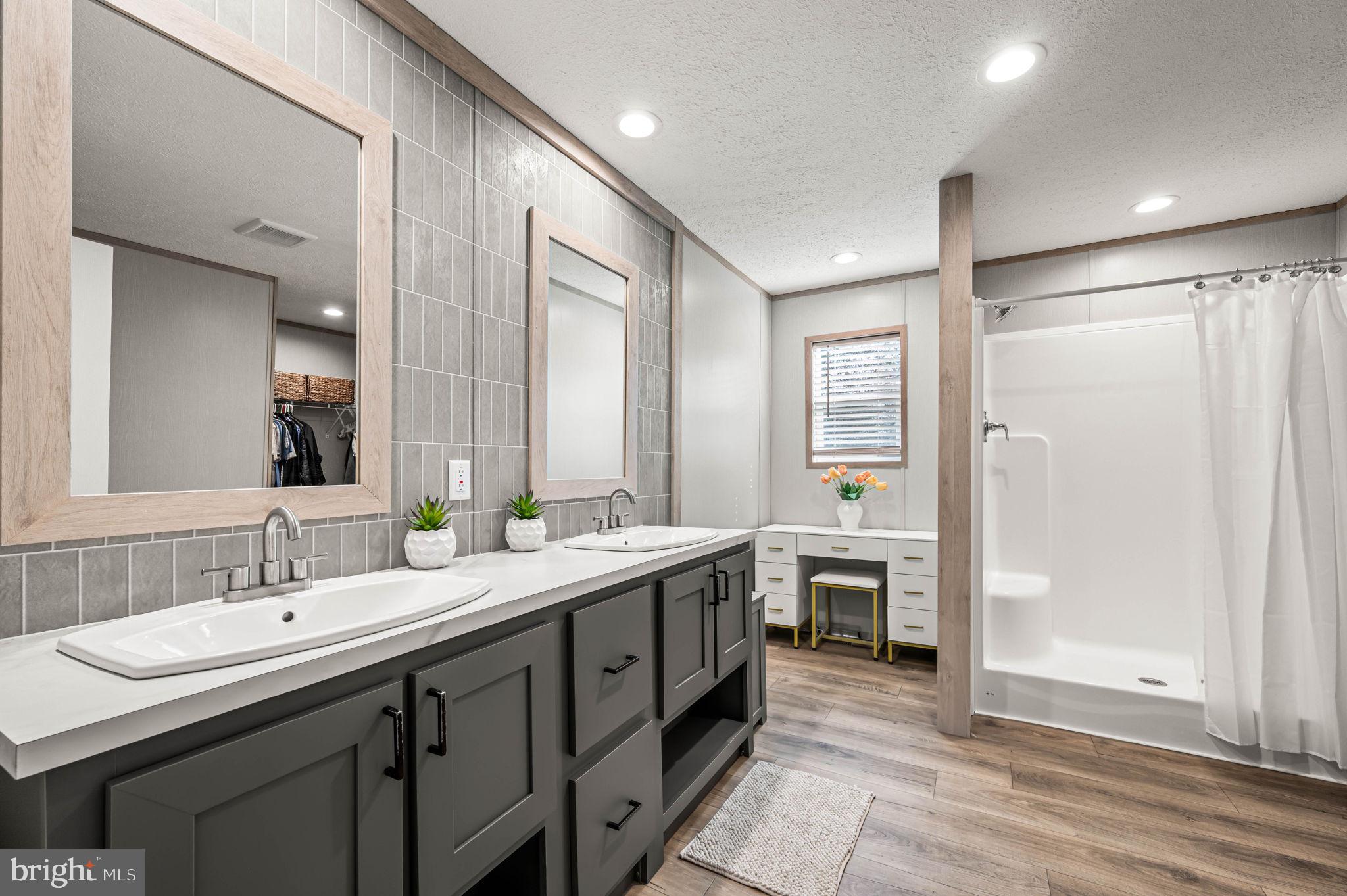 APPLEVILLE WEST - Residential