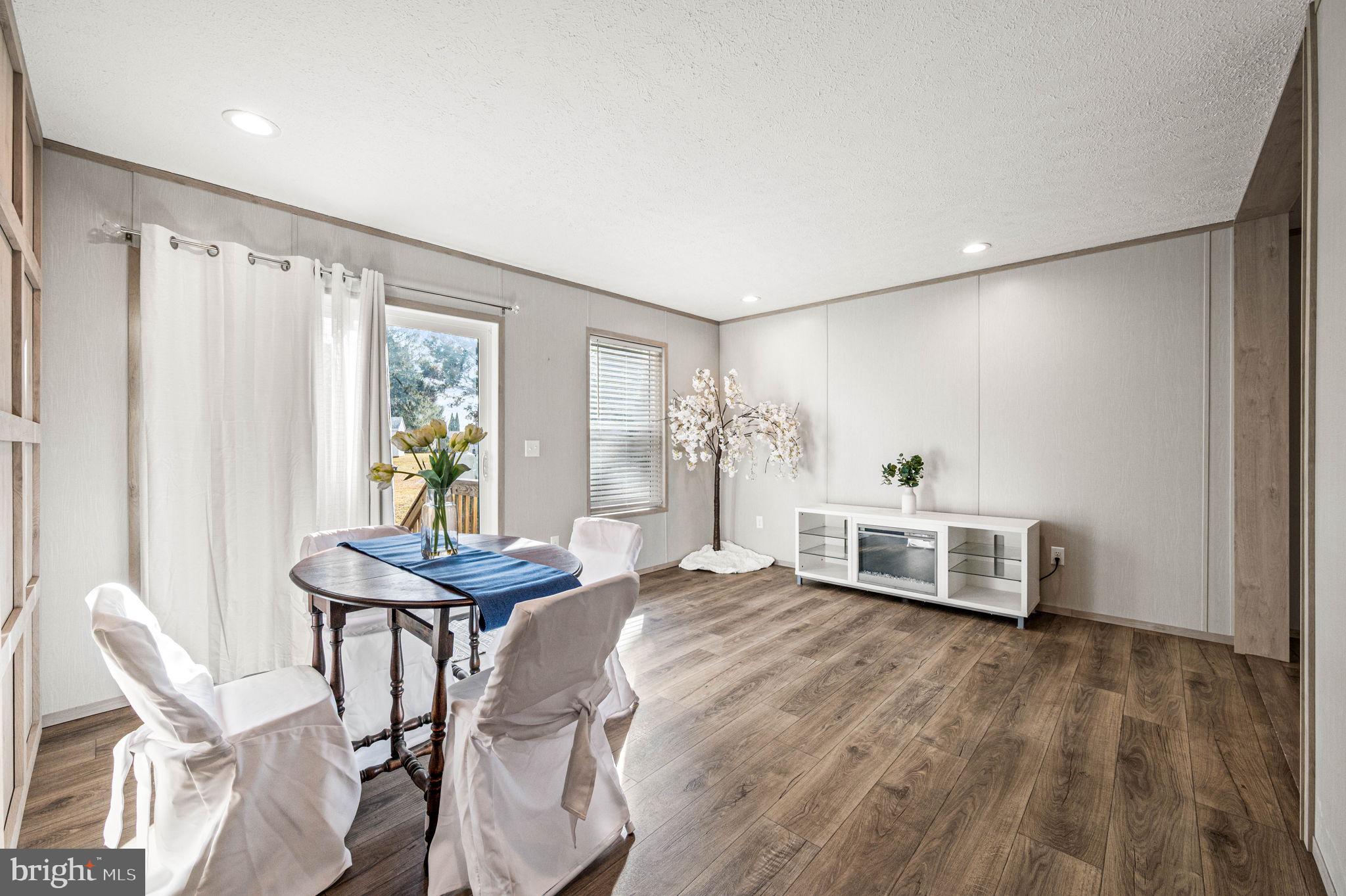 APPLEVILLE WEST - Residential