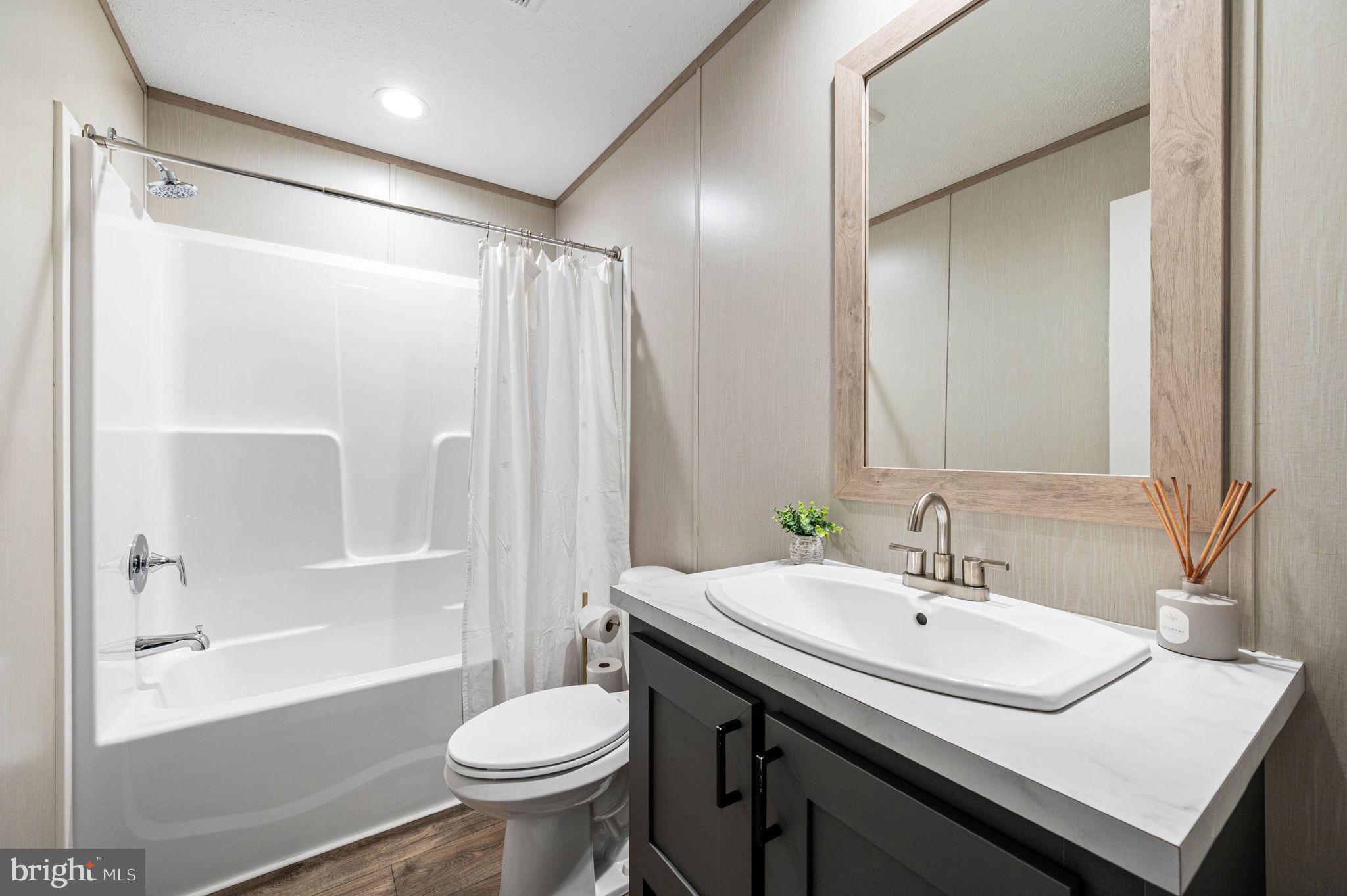 APPLEVILLE WEST - Residential