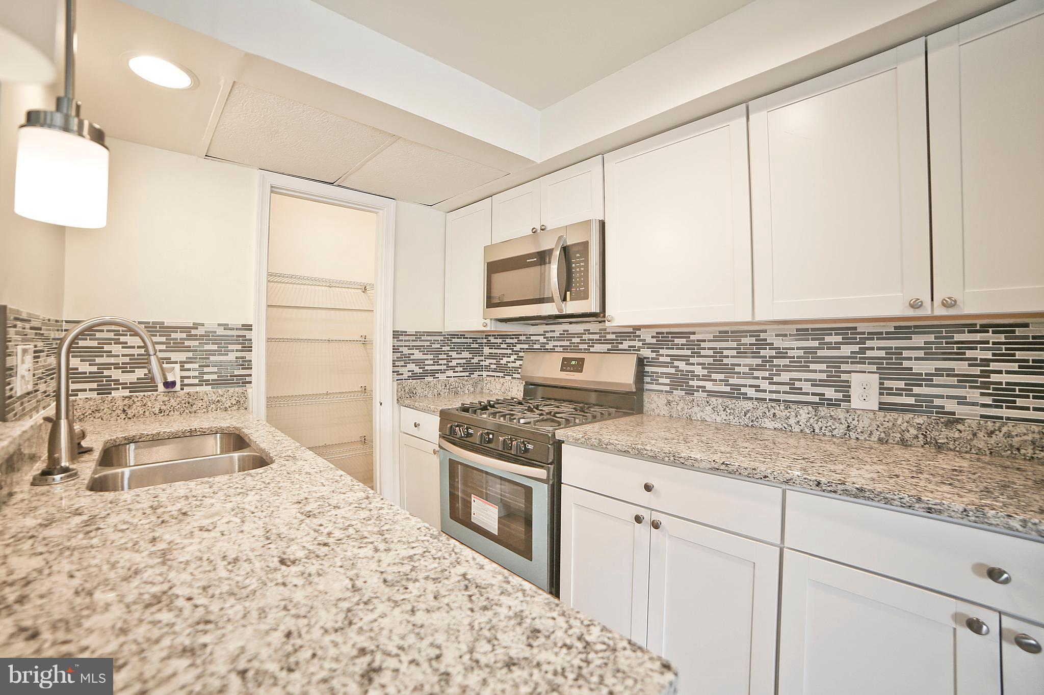 GREENWICH HILL - Residential