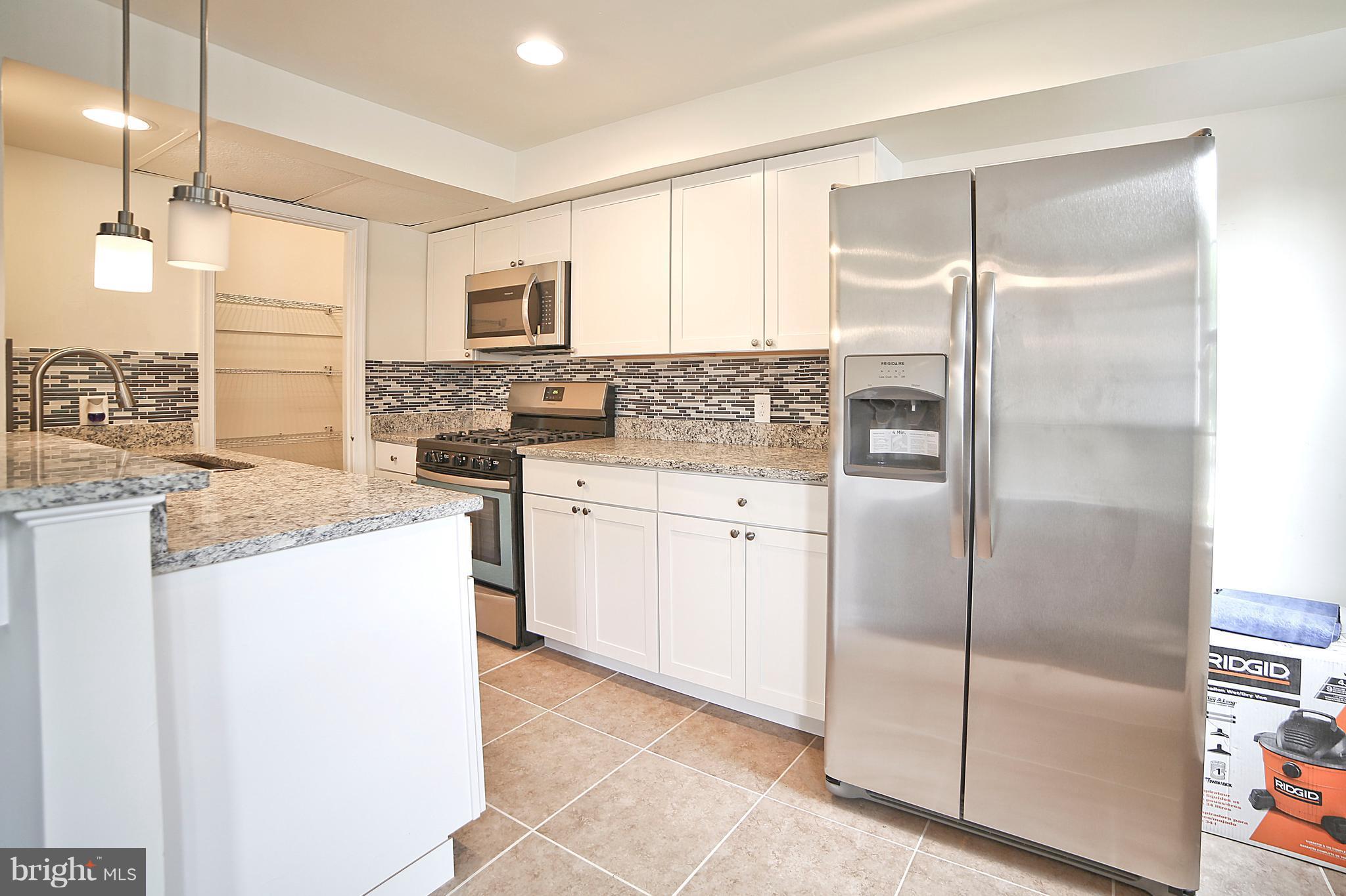 GREENWICH HILL - Residential