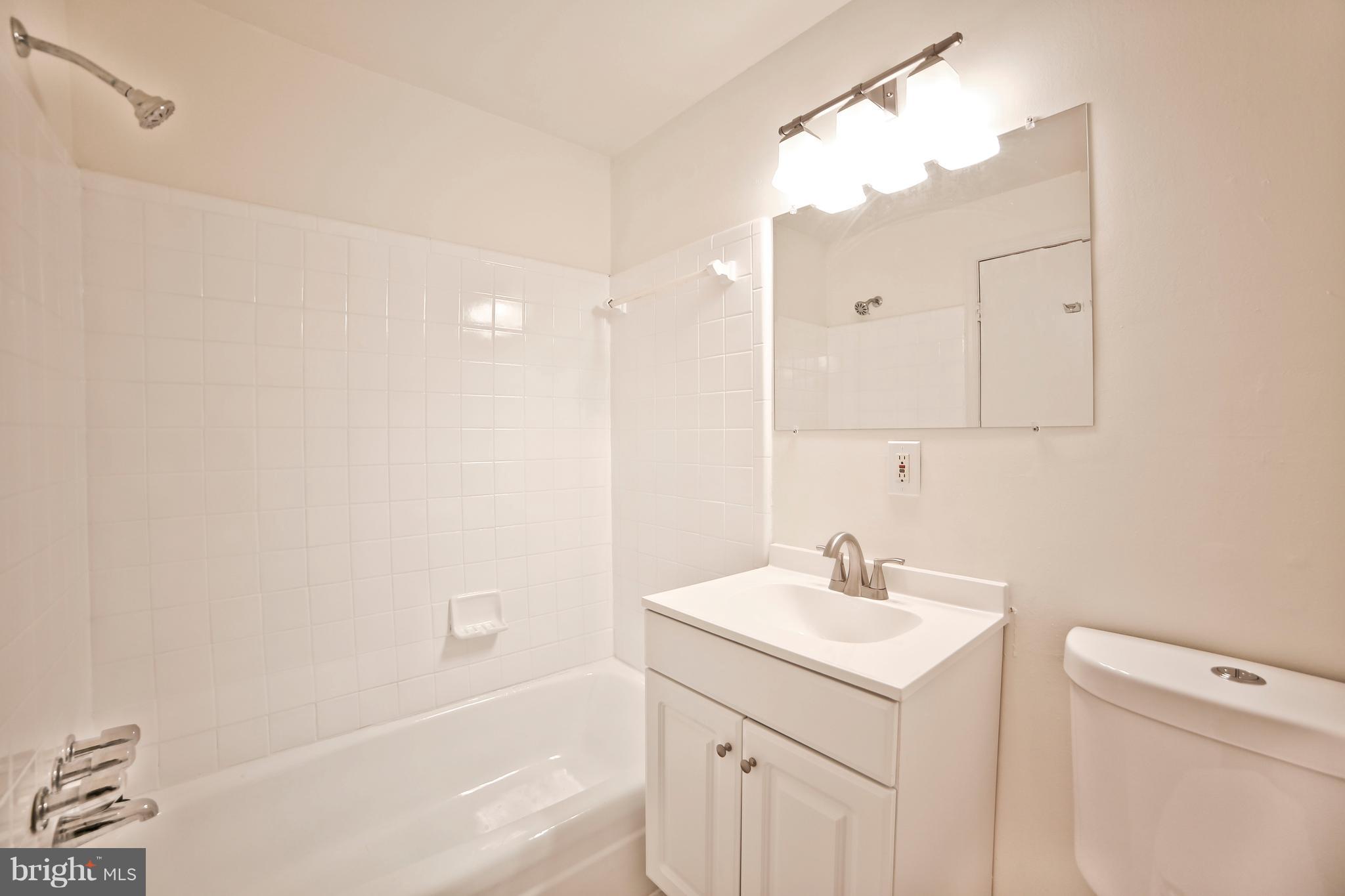 GREENWICH HILL - Residential