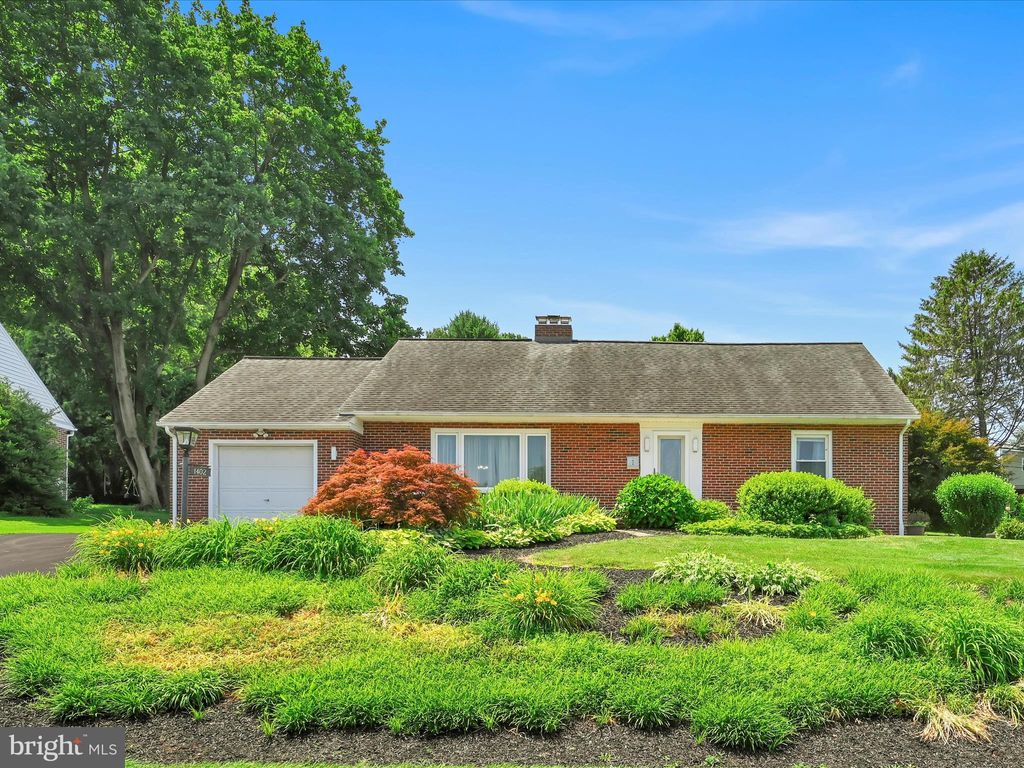 Photo of 1402 Springside Drive, LANCASTER, PA 17603 (MLS # PALA2072170)