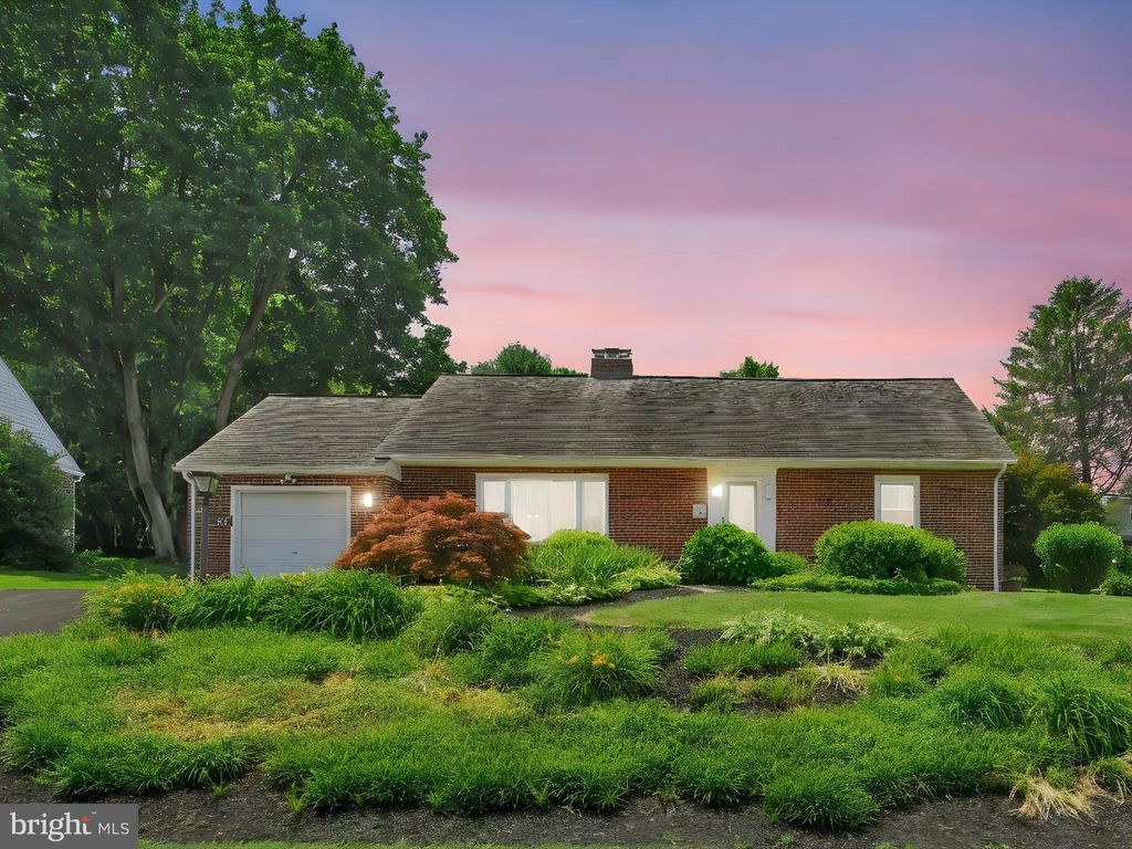 Photo of 1402 Springside Drive, LANCASTER, PA 17603 (MLS # PALA2072170)