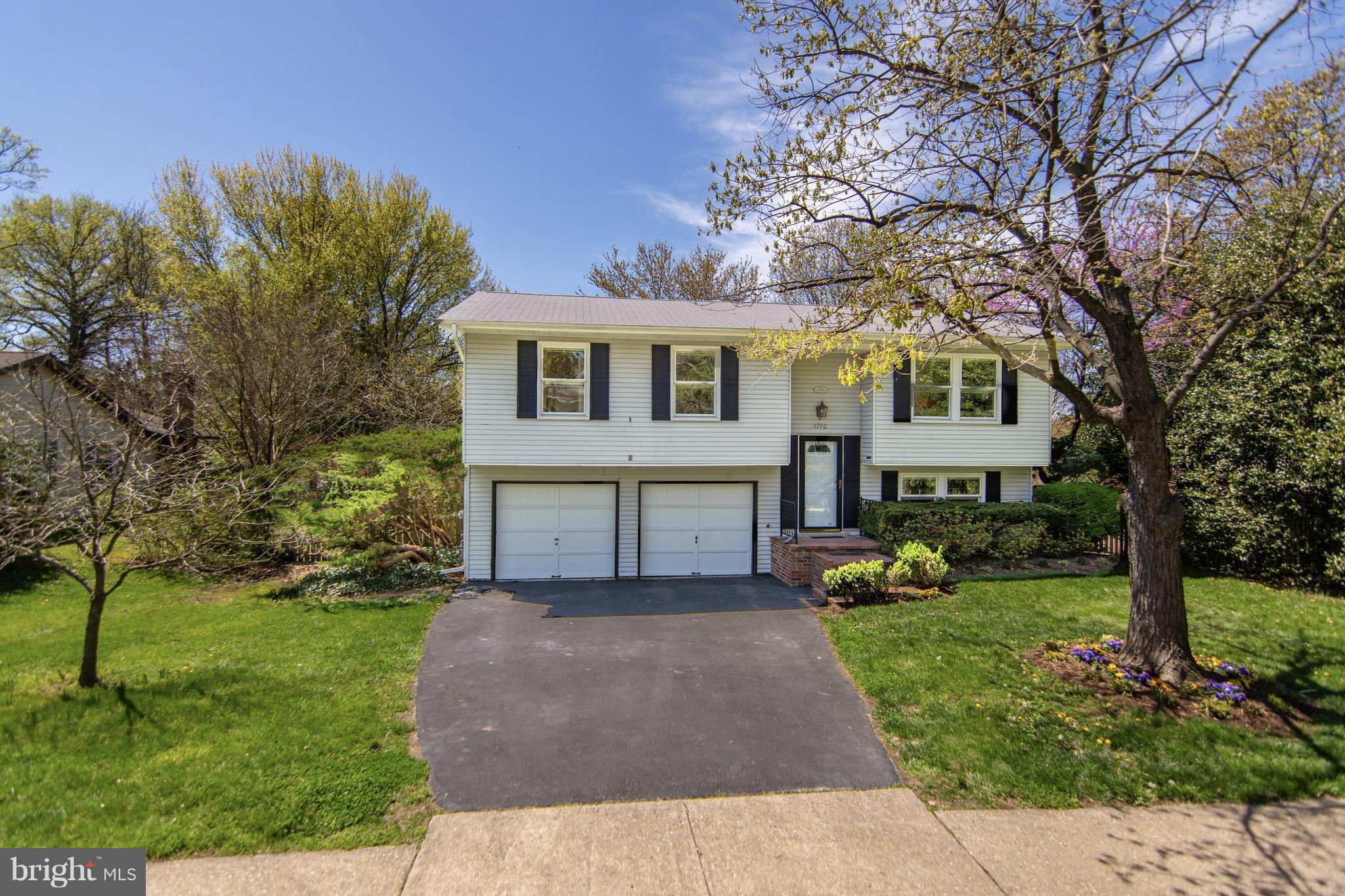 CROFTON MEADOWS - Residential