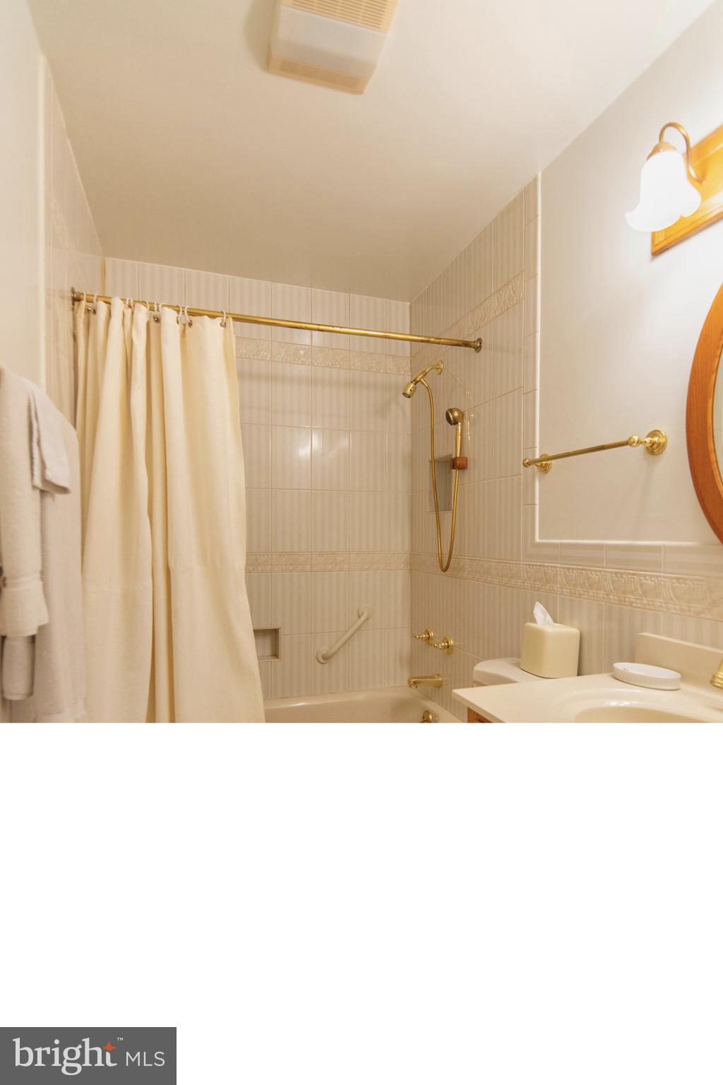 CROFTON MEADOWS - Residential