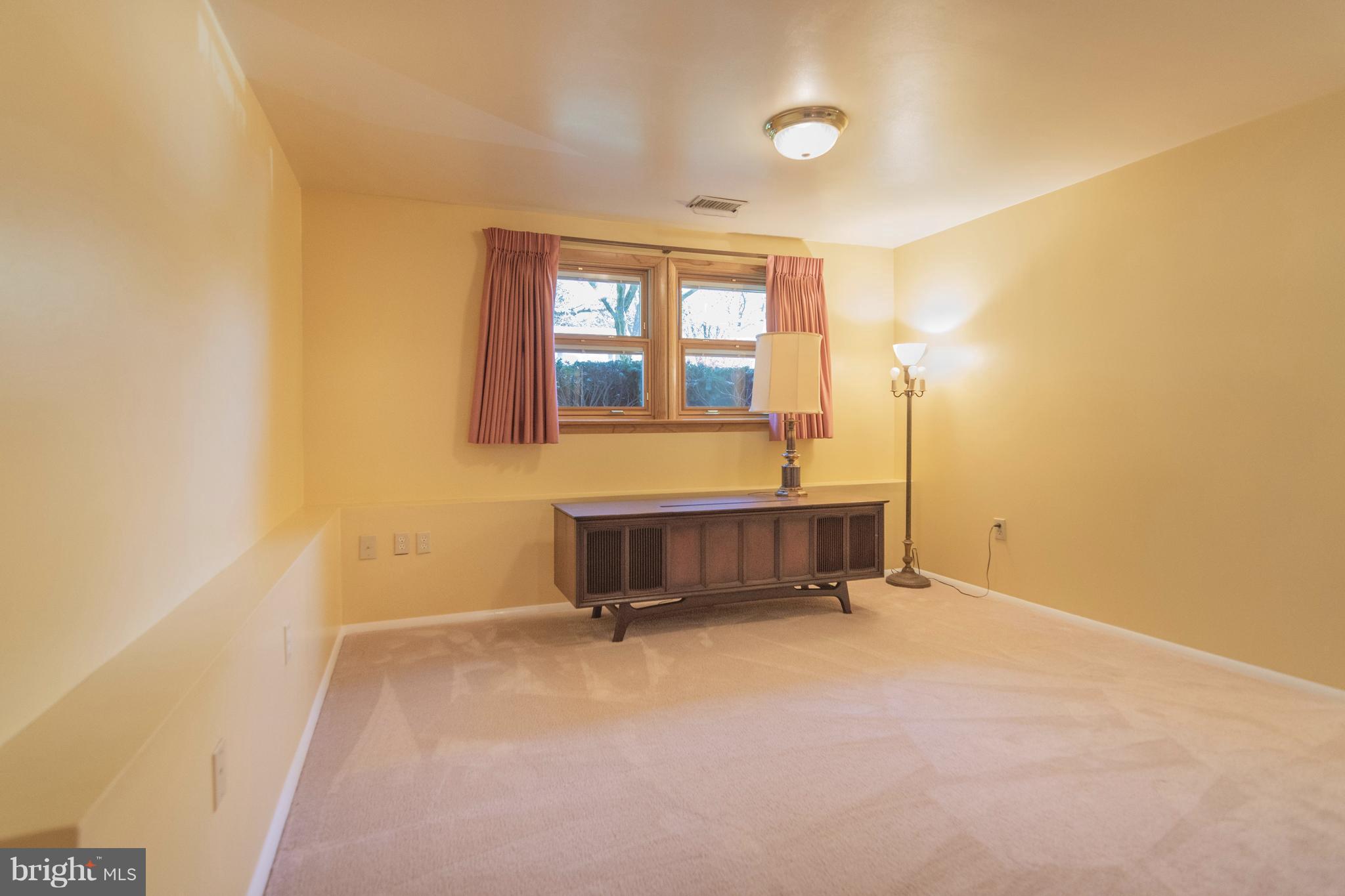 CROFTON MEADOWS - Residential