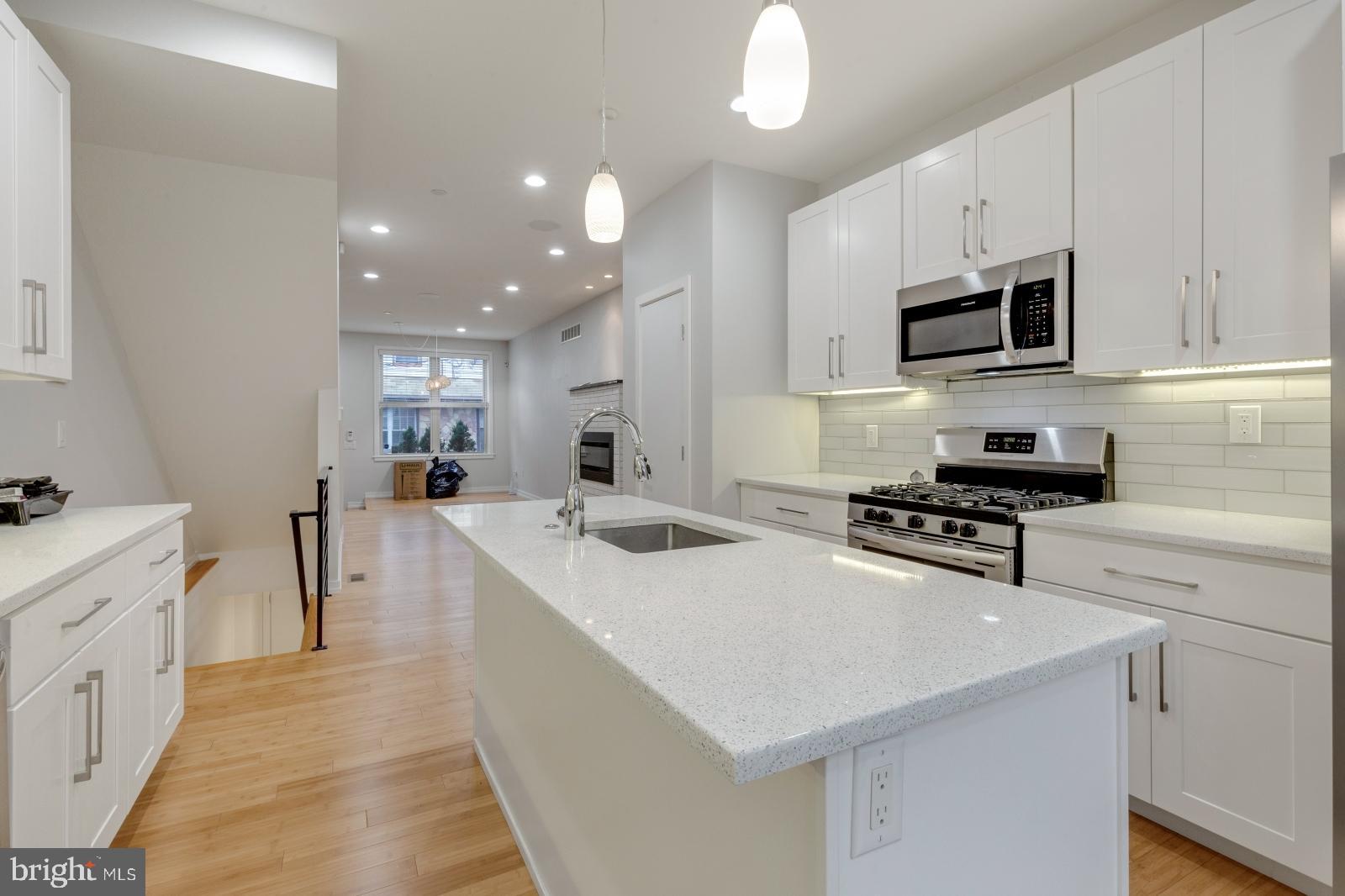 POINT BREEZE - Residential Lease