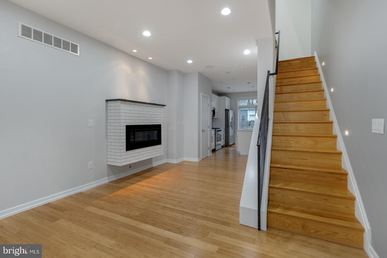 POINT BREEZE - Residential Lease