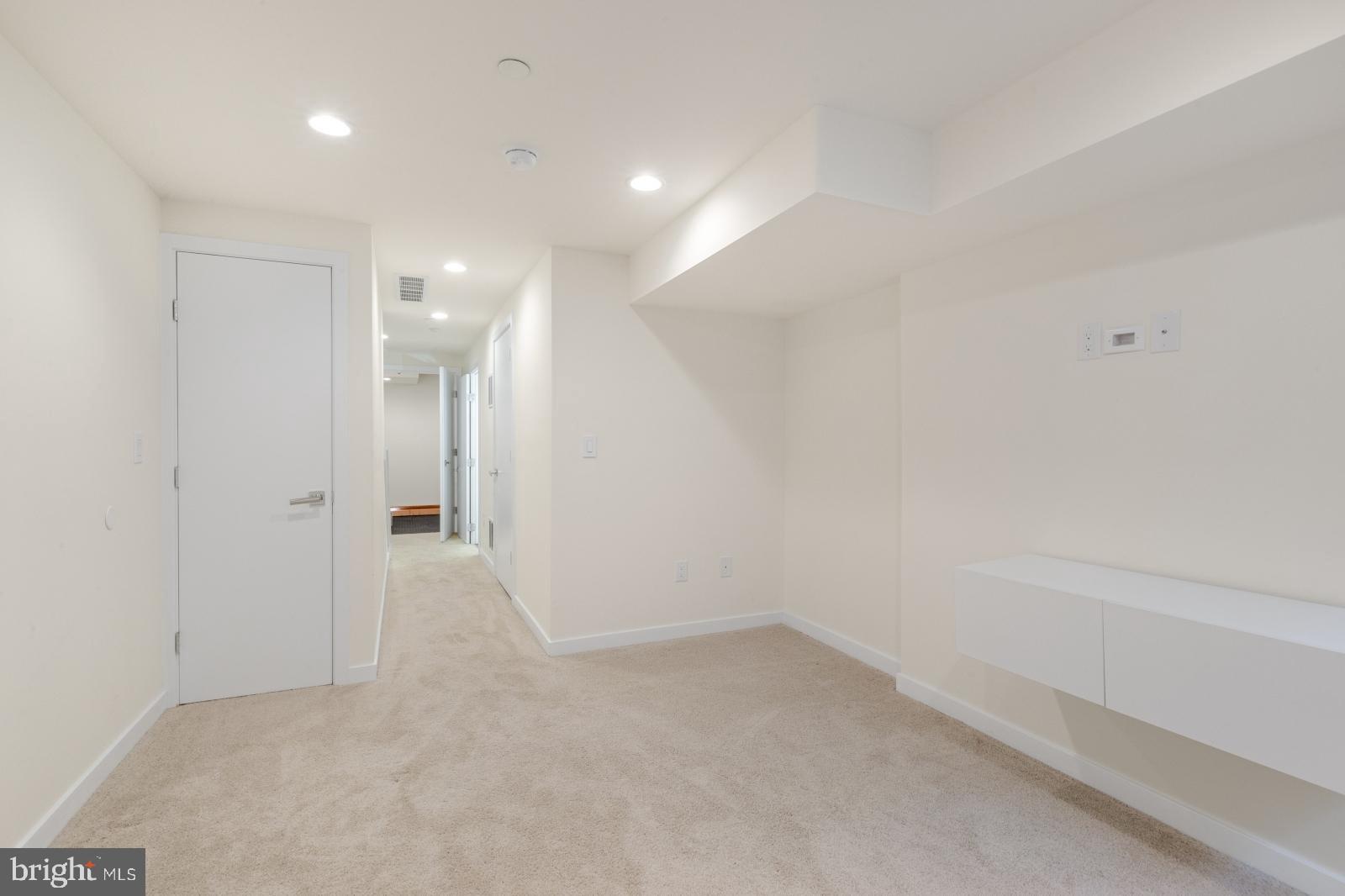 POINT BREEZE - Residential Lease