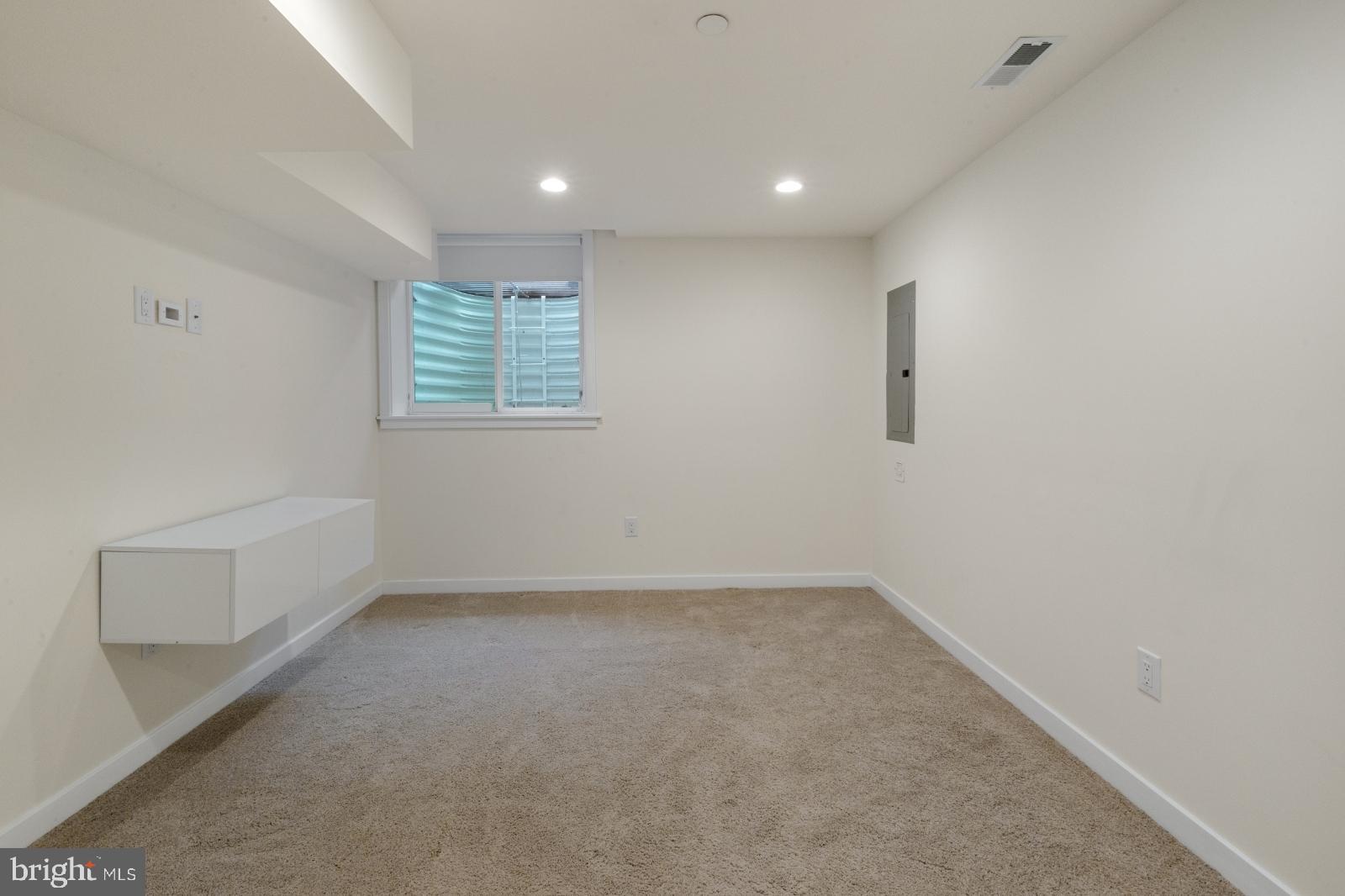 POINT BREEZE - Residential Lease