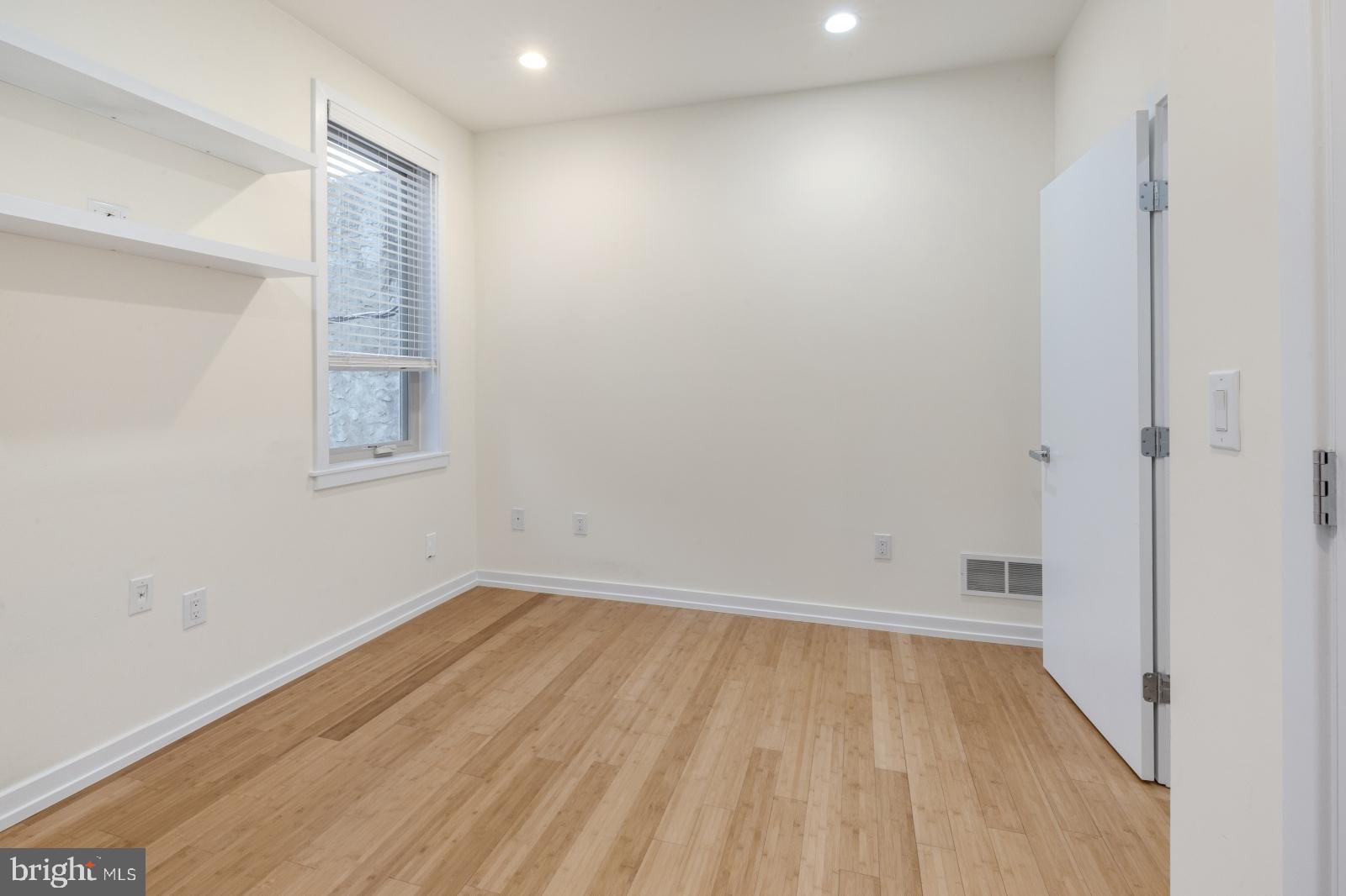 POINT BREEZE - Residential Lease