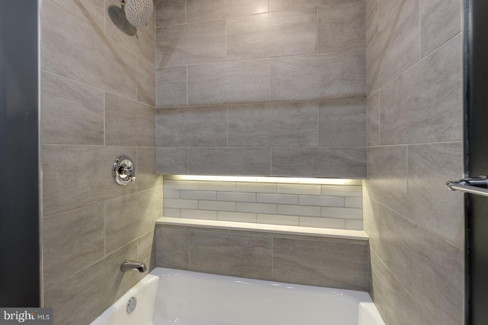 POINT BREEZE - Residential Lease