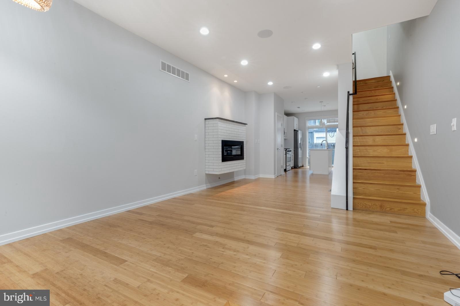 POINT BREEZE - Residential Lease