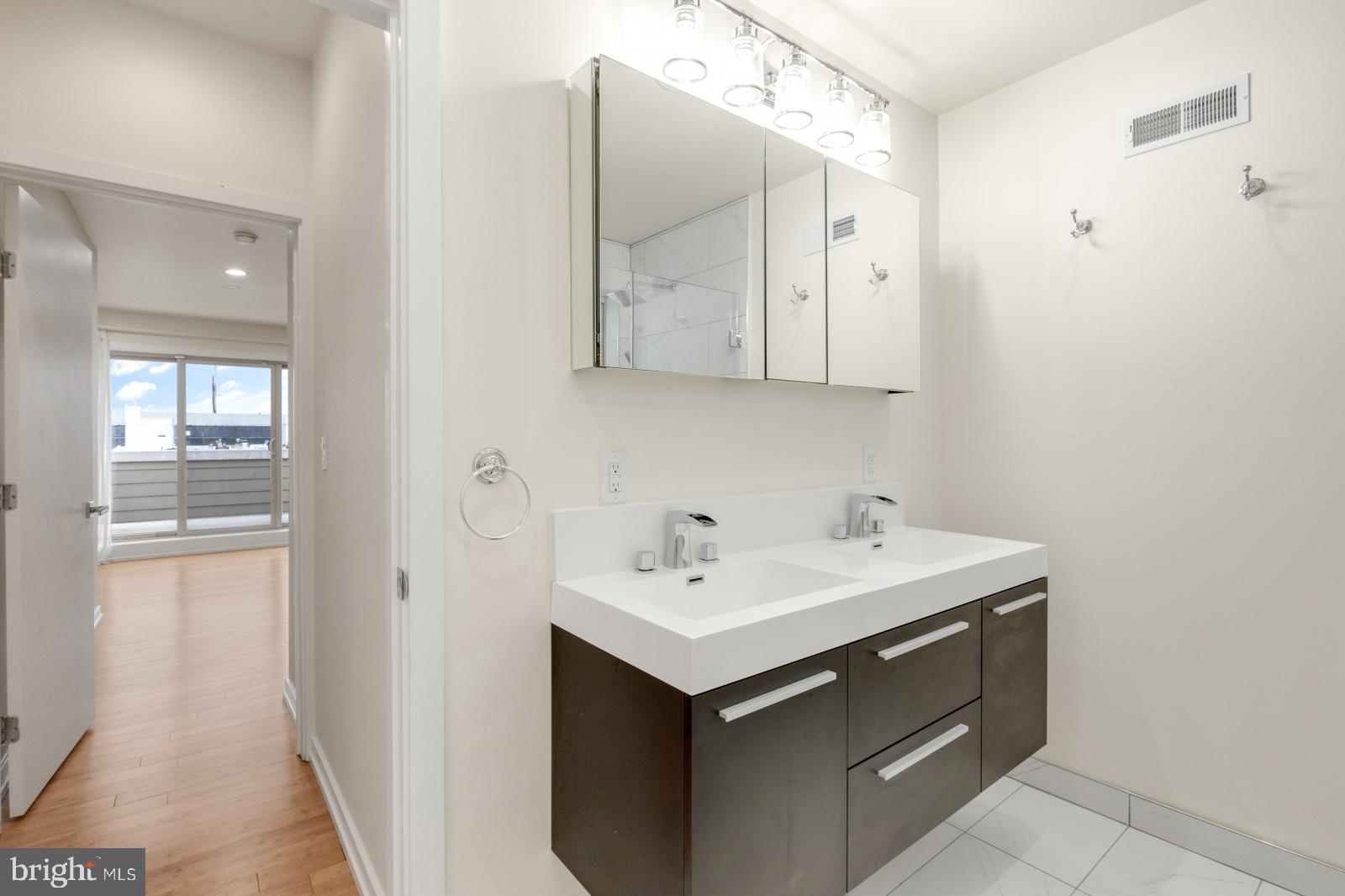 POINT BREEZE - Residential Lease