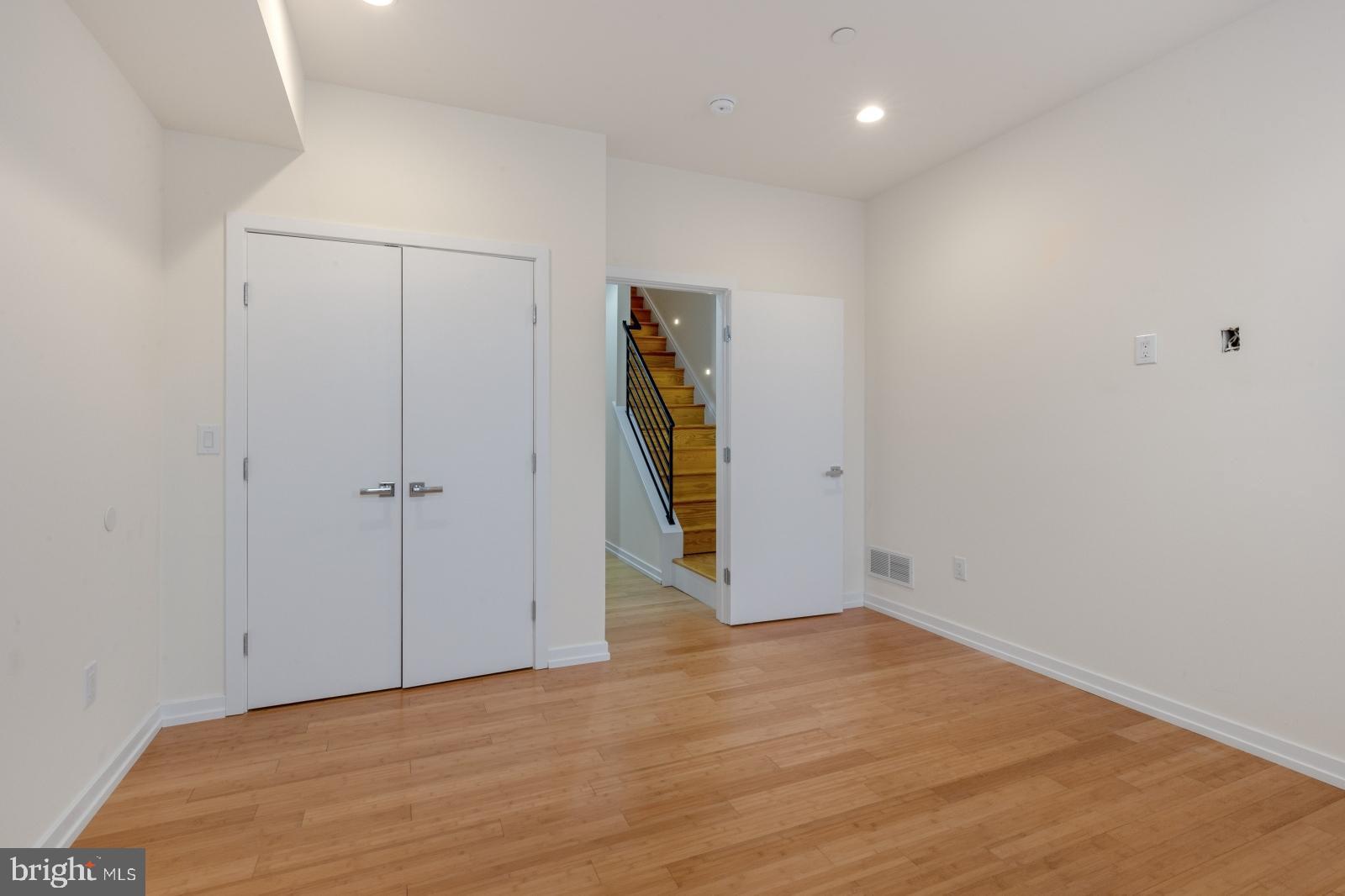 POINT BREEZE - Residential Lease