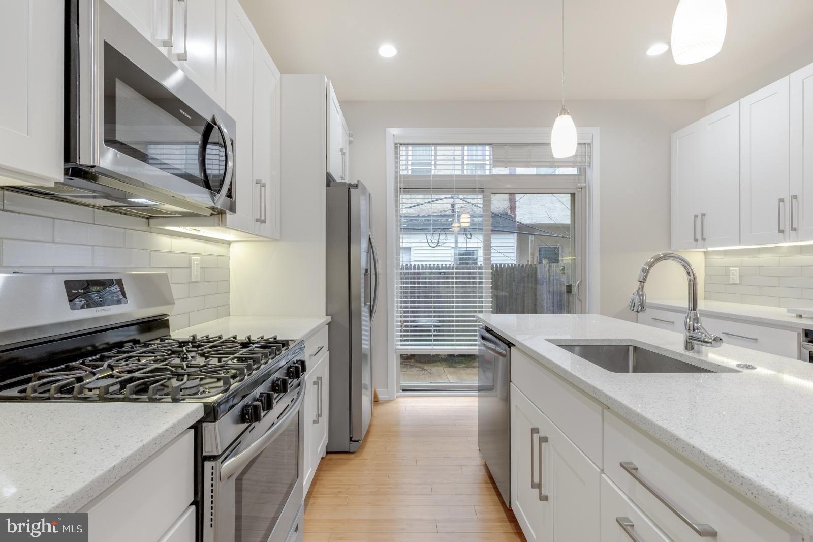 POINT BREEZE - Residential Lease