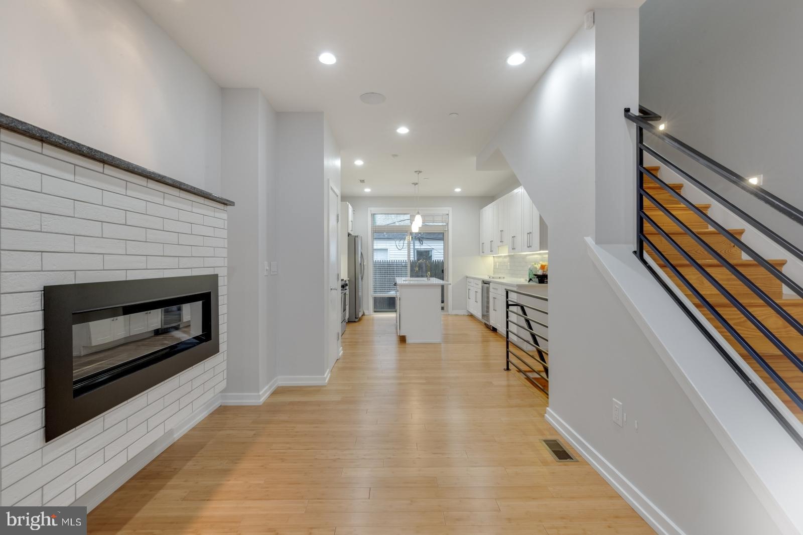 POINT BREEZE - Residential Lease