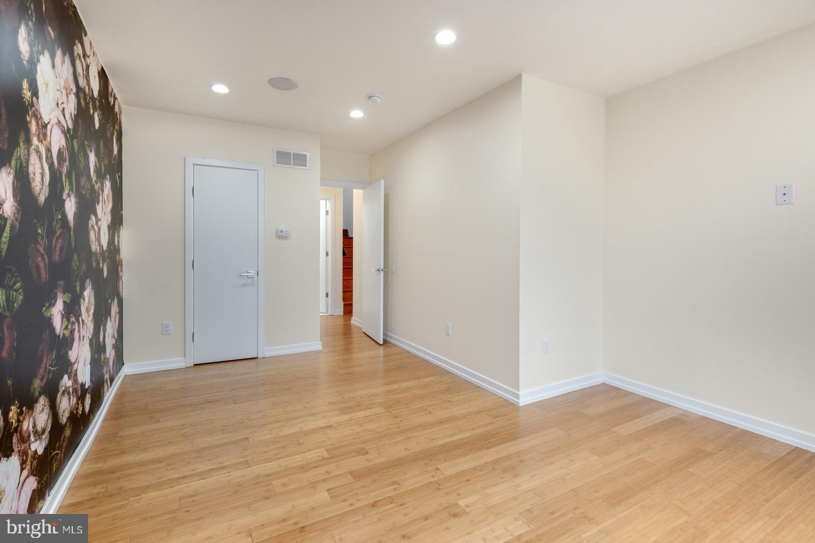 POINT BREEZE - Residential Lease
