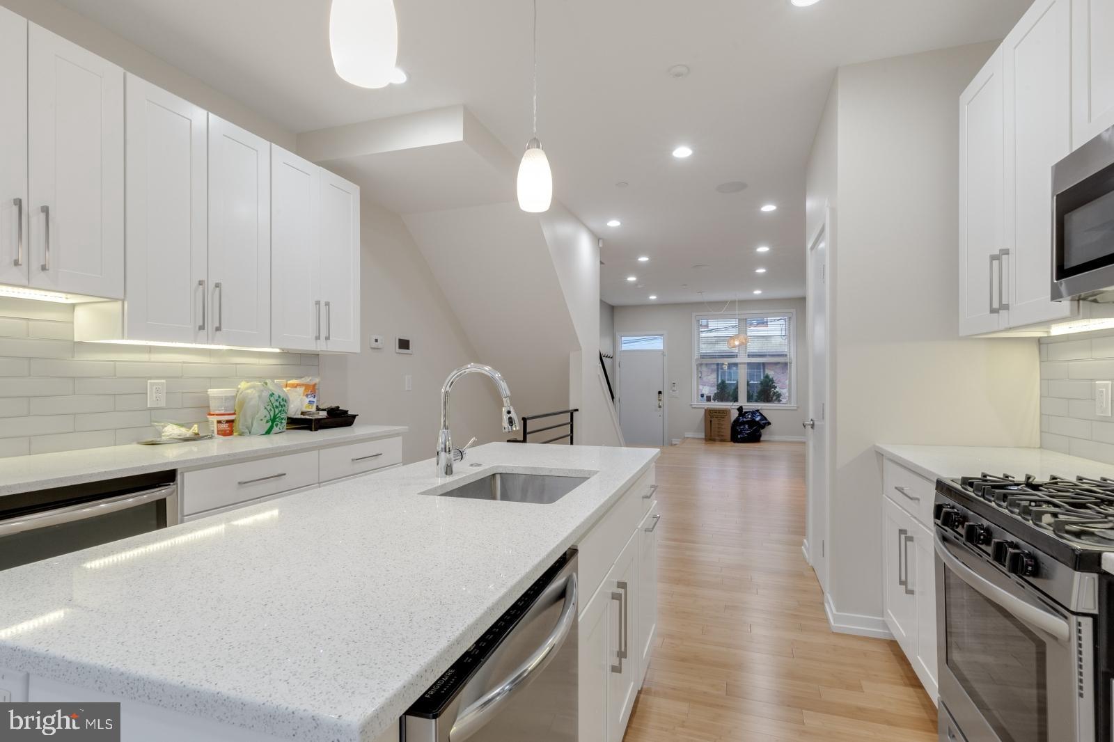 POINT BREEZE - Residential Lease