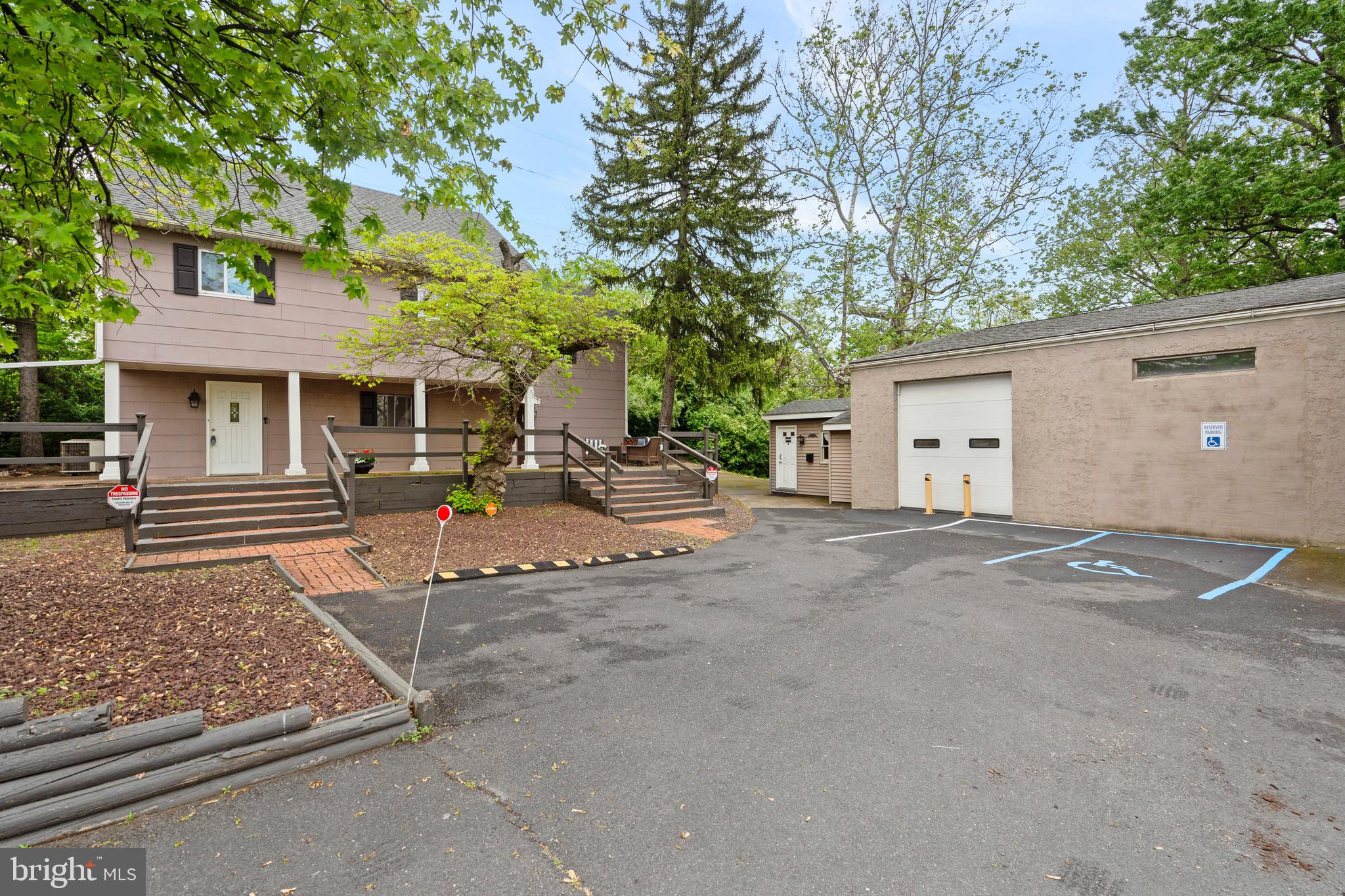 41 CEDAR LANE