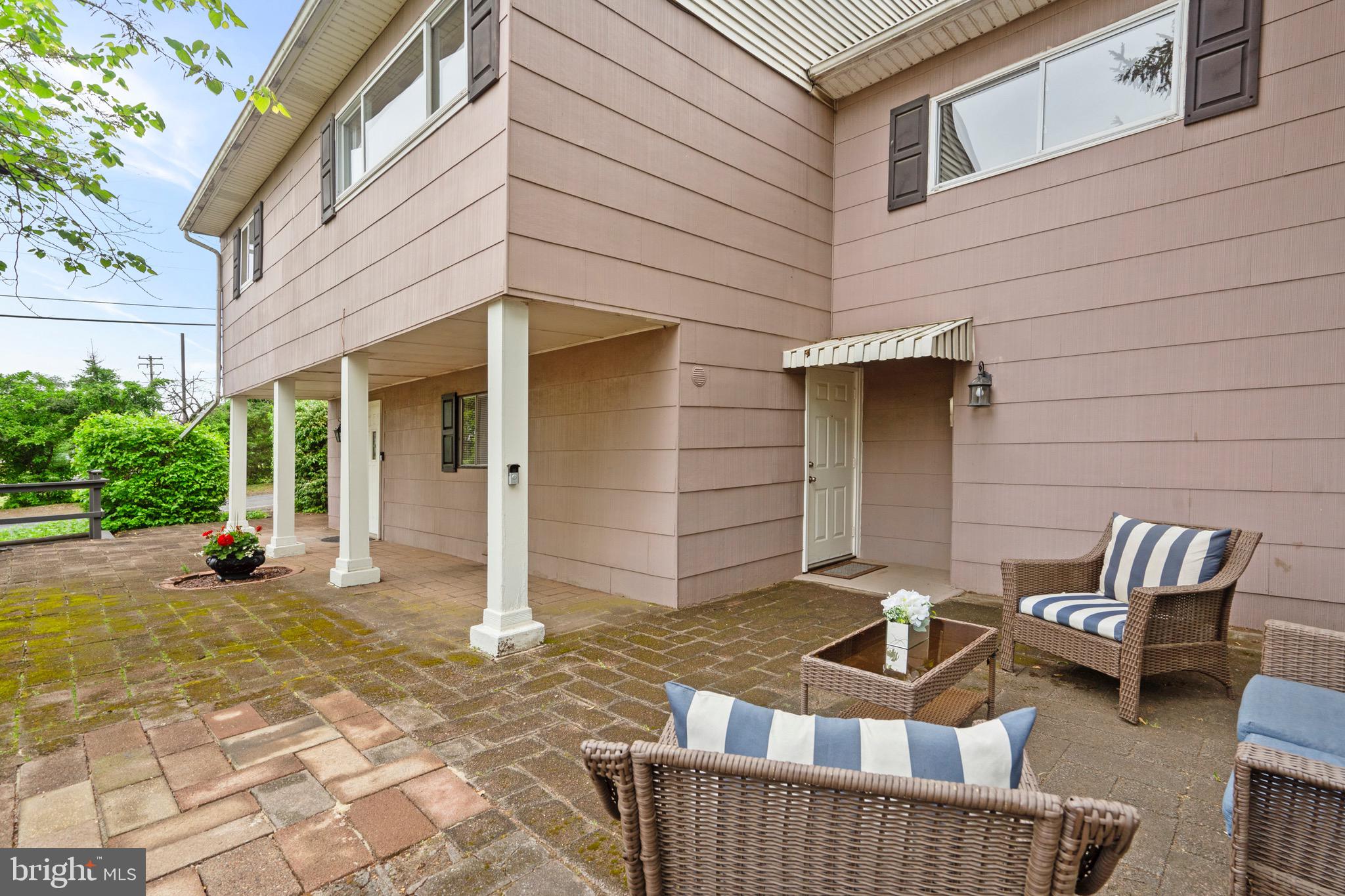 41 CEDAR LANE