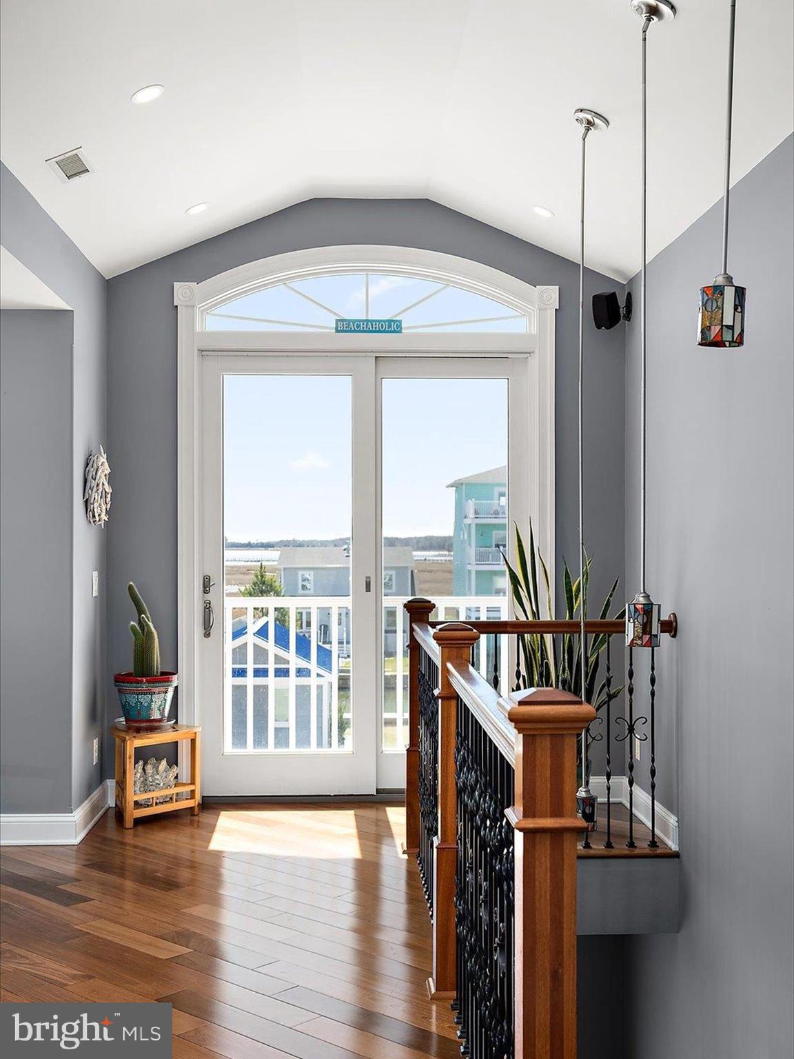 SNUG HARBOR - Residential