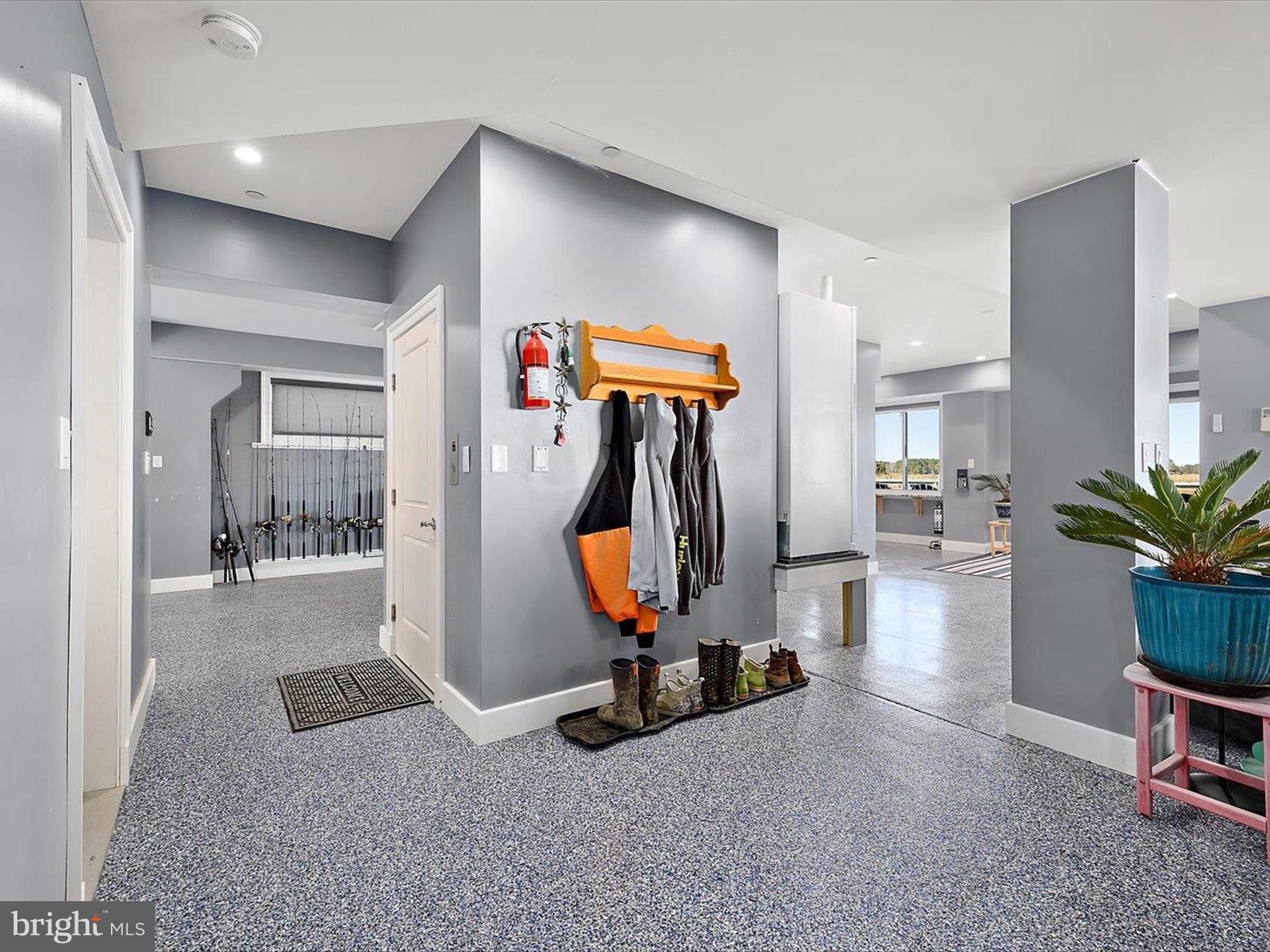 SNUG HARBOR - Residential