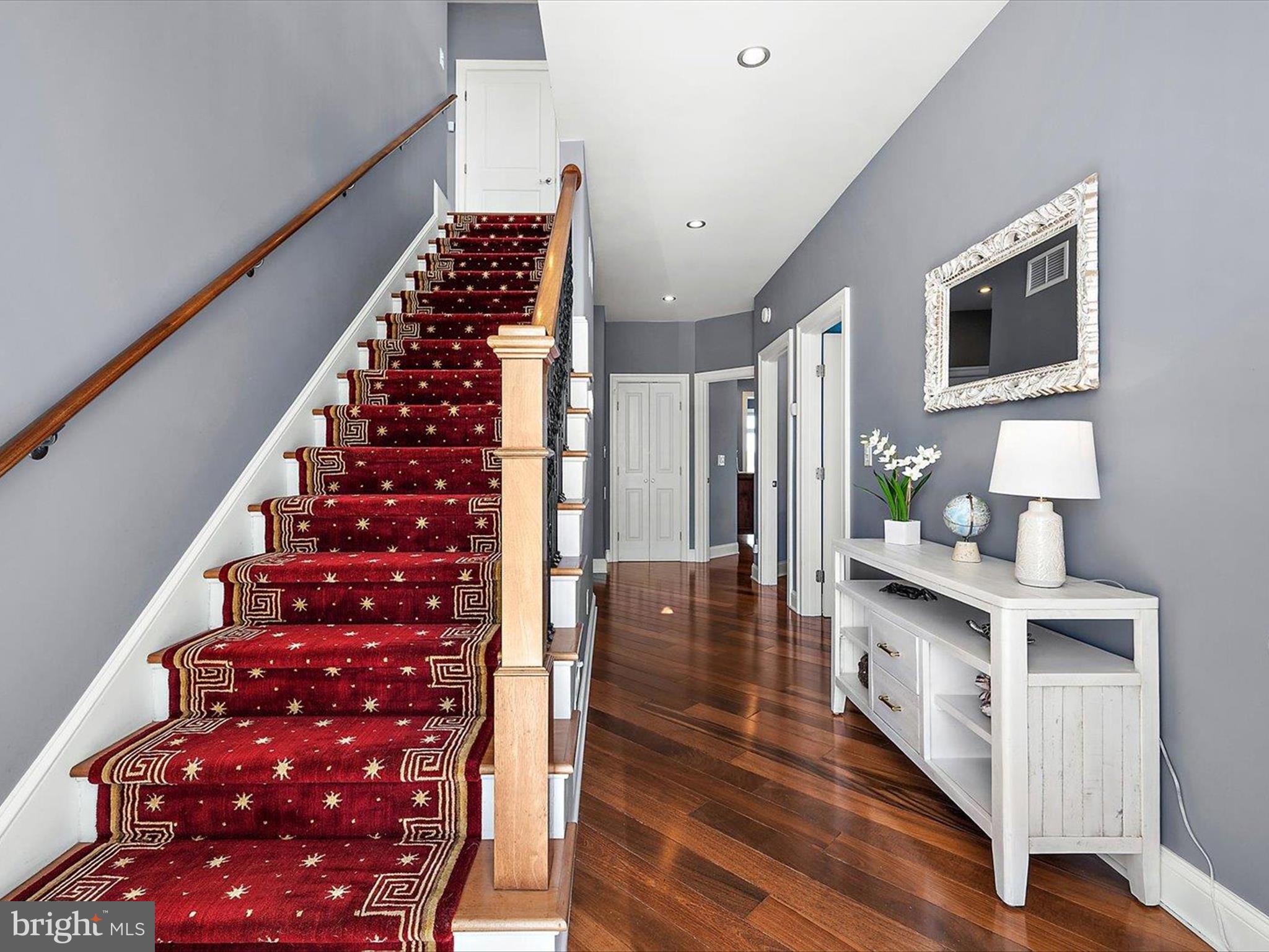 SNUG HARBOR - Residential