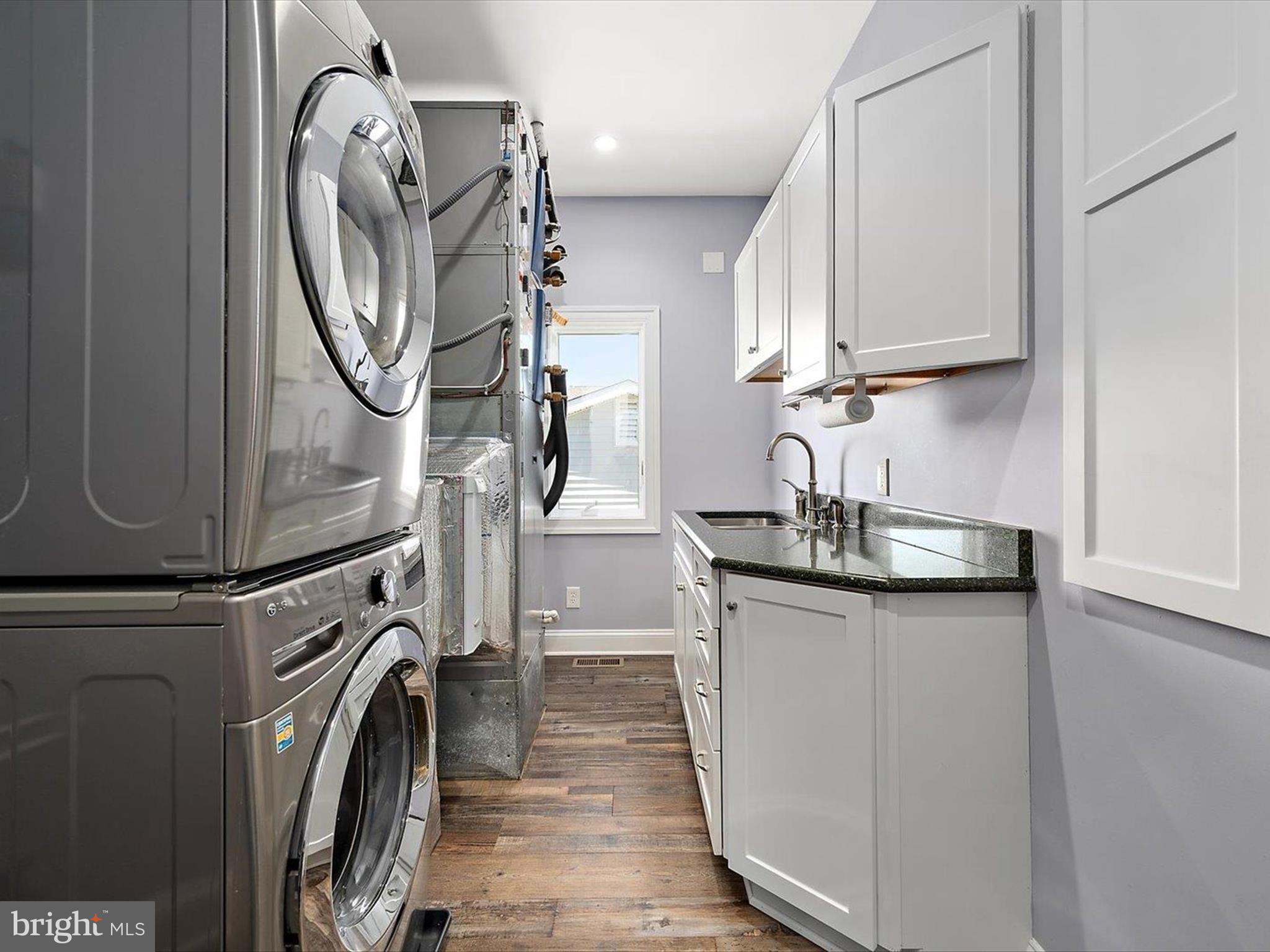 SNUG HARBOR - Residential