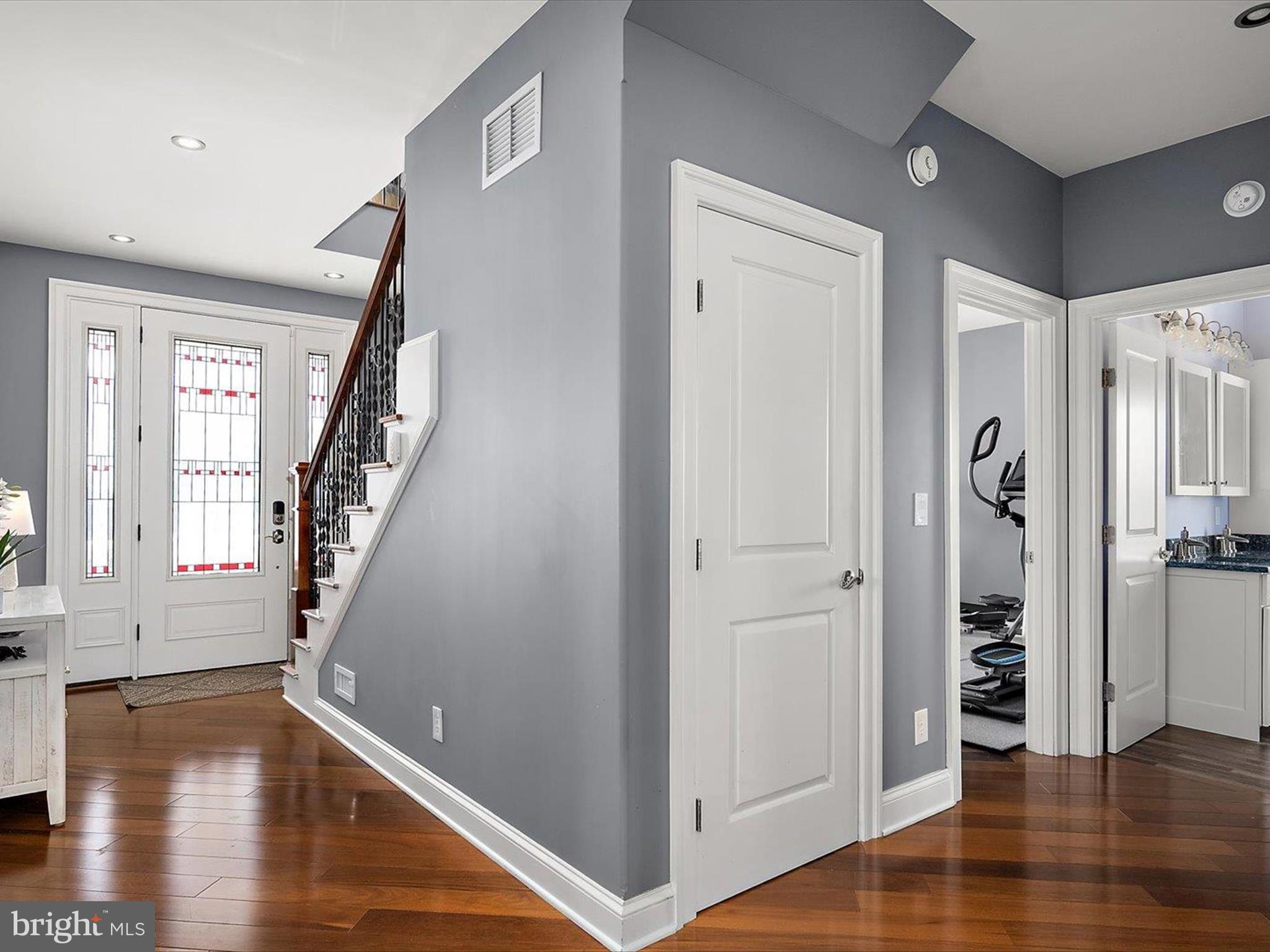 SNUG HARBOR - Residential