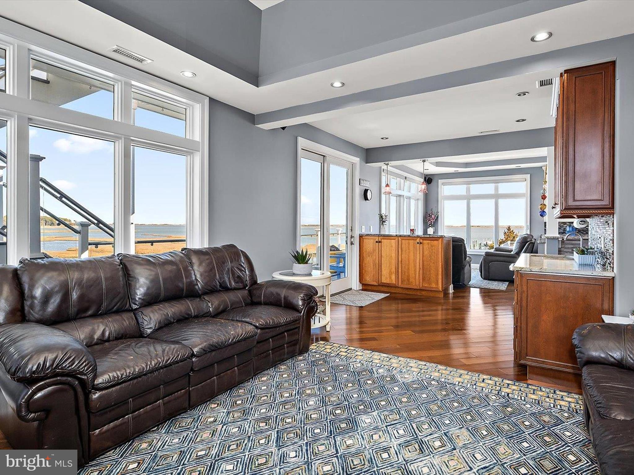 SNUG HARBOR - Residential