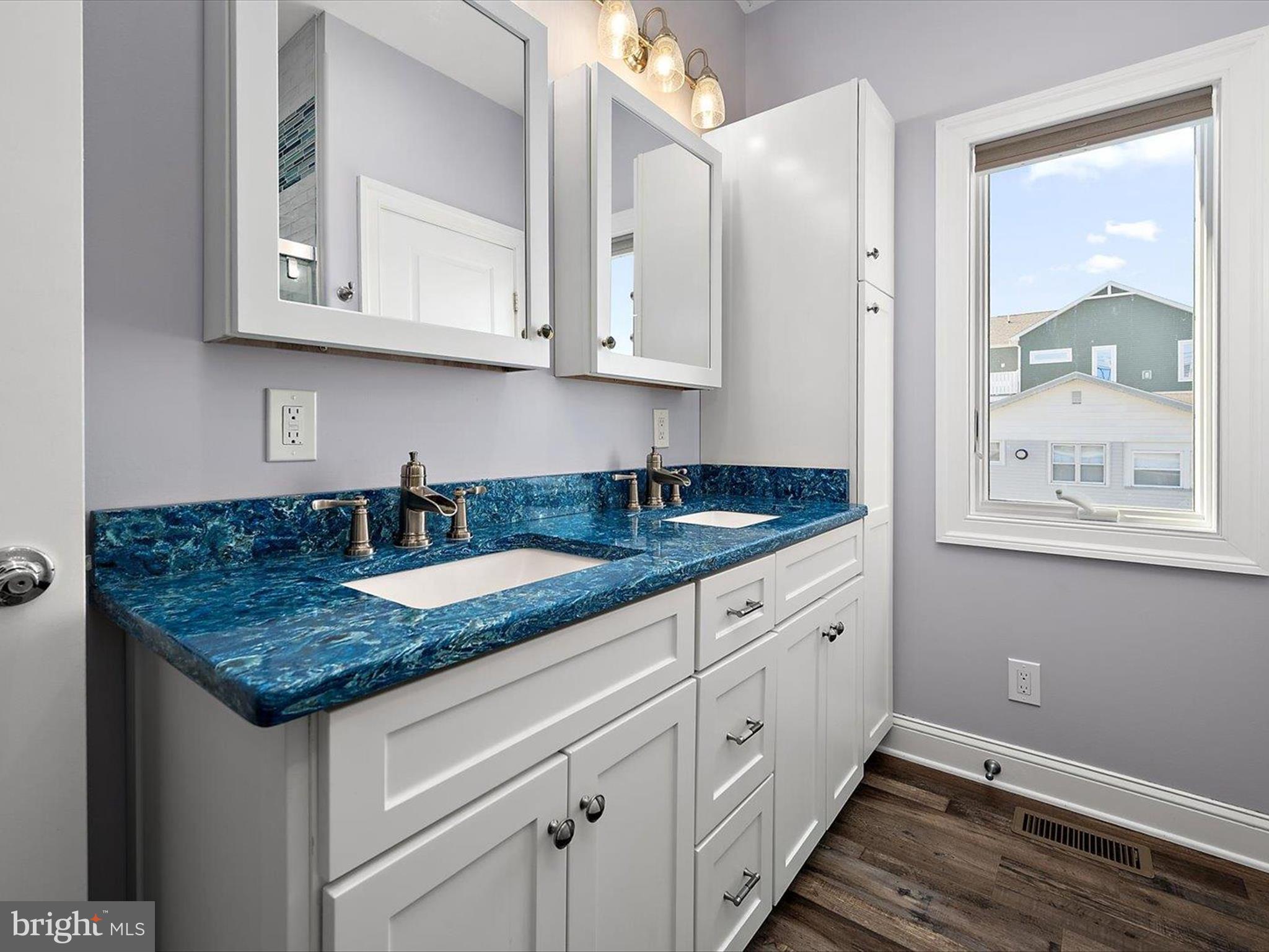 SNUG HARBOR - Residential