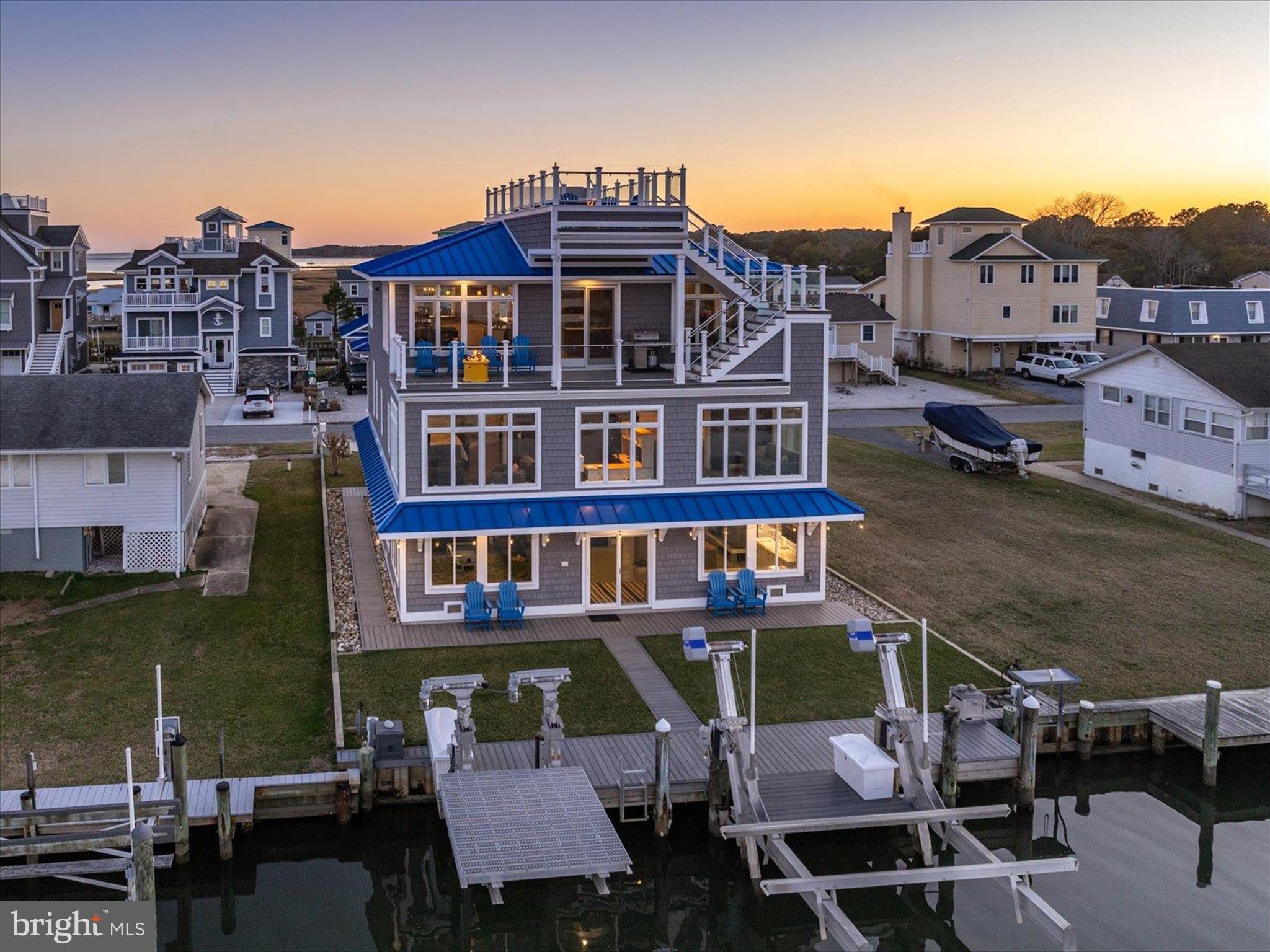 SNUG HARBOR - Residential