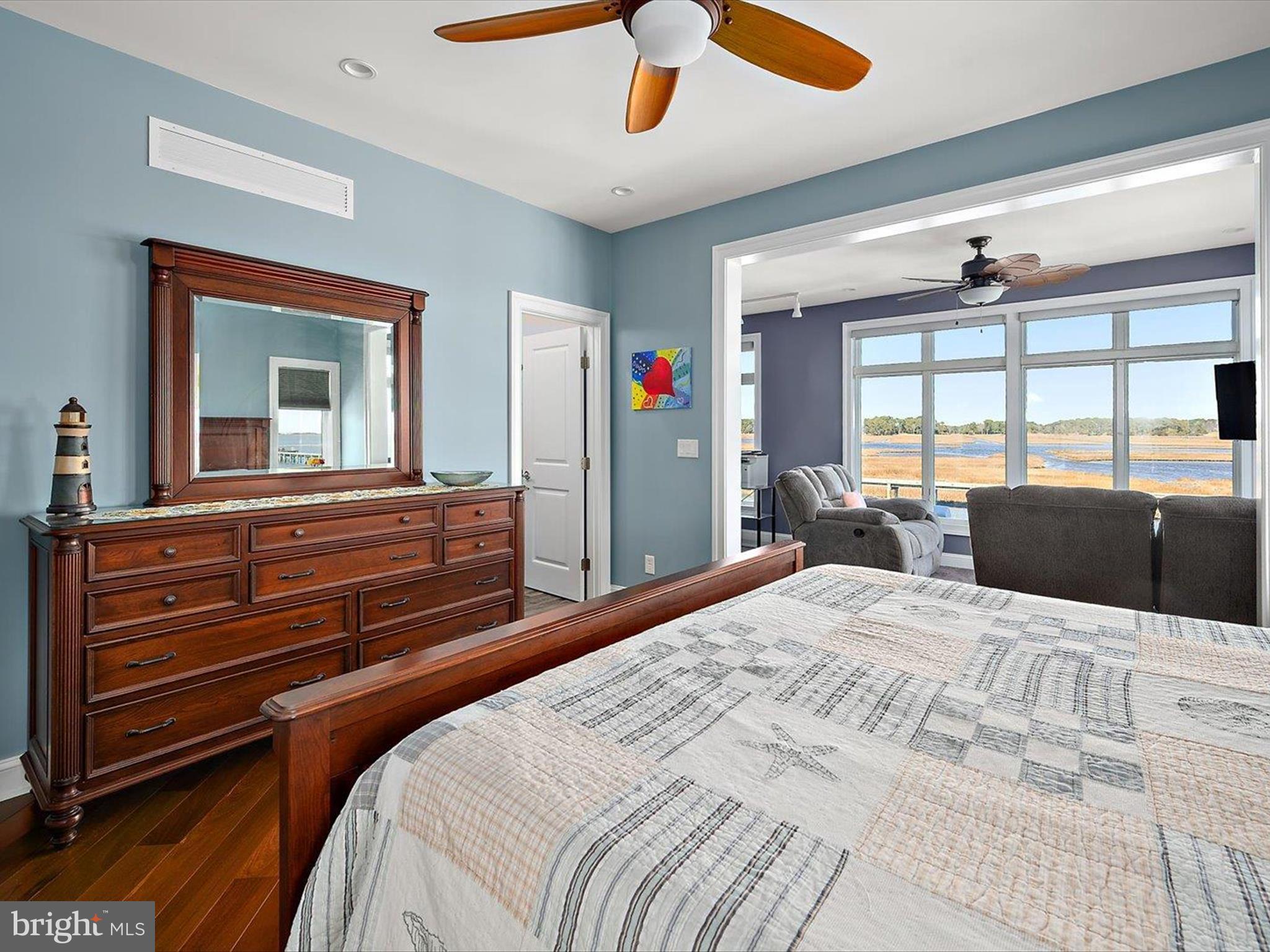 SNUG HARBOR - Residential