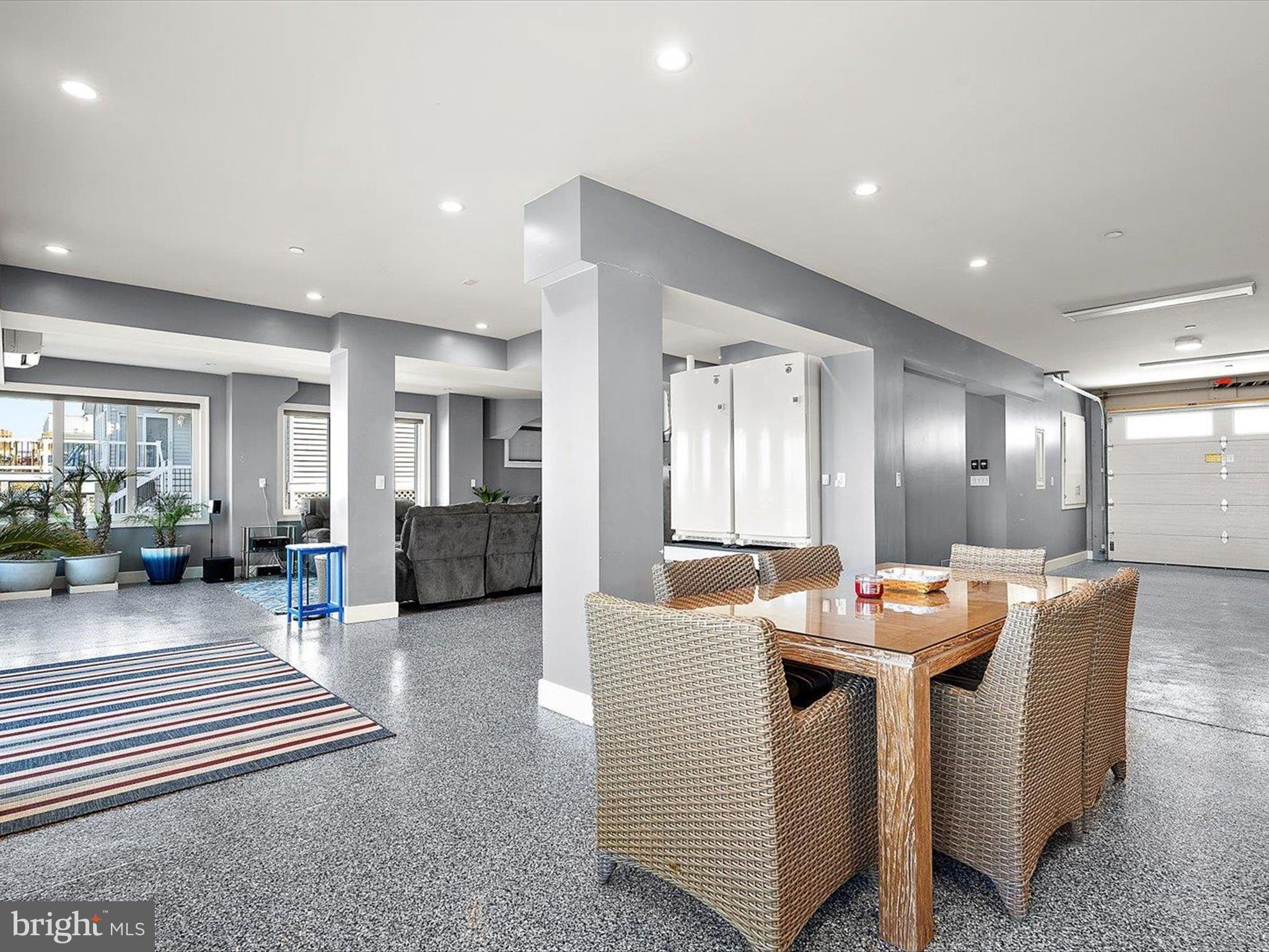 SNUG HARBOR - Residential