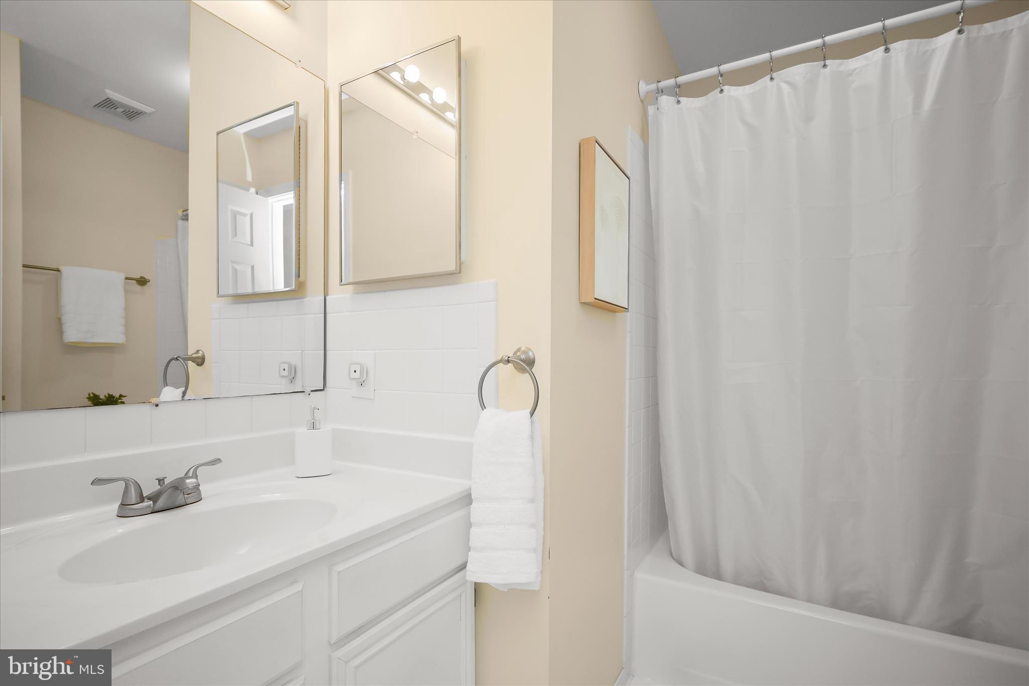 VILLAGE OF LONG REACH - Residential