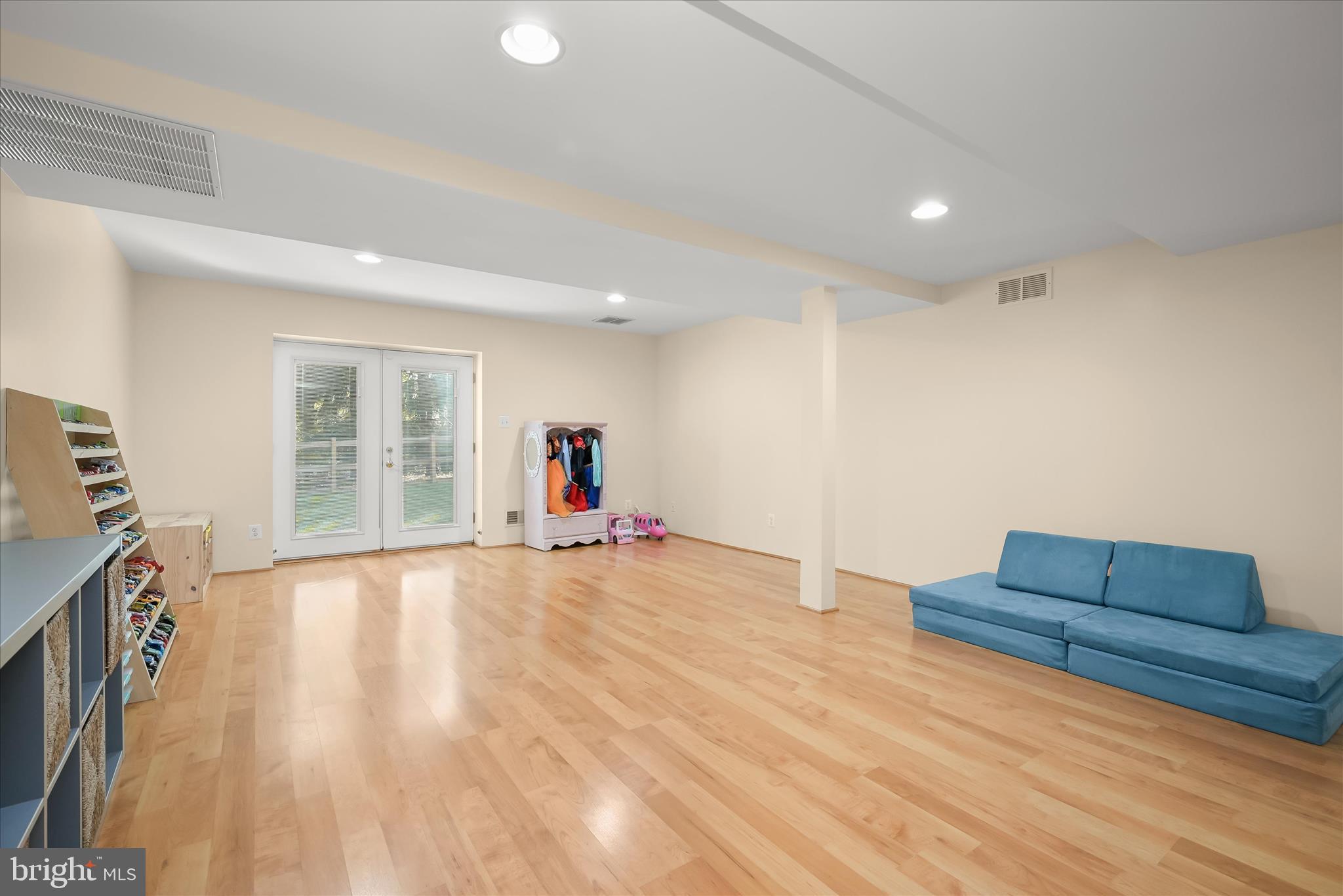 VILLAGE OF LONG REACH - Residential