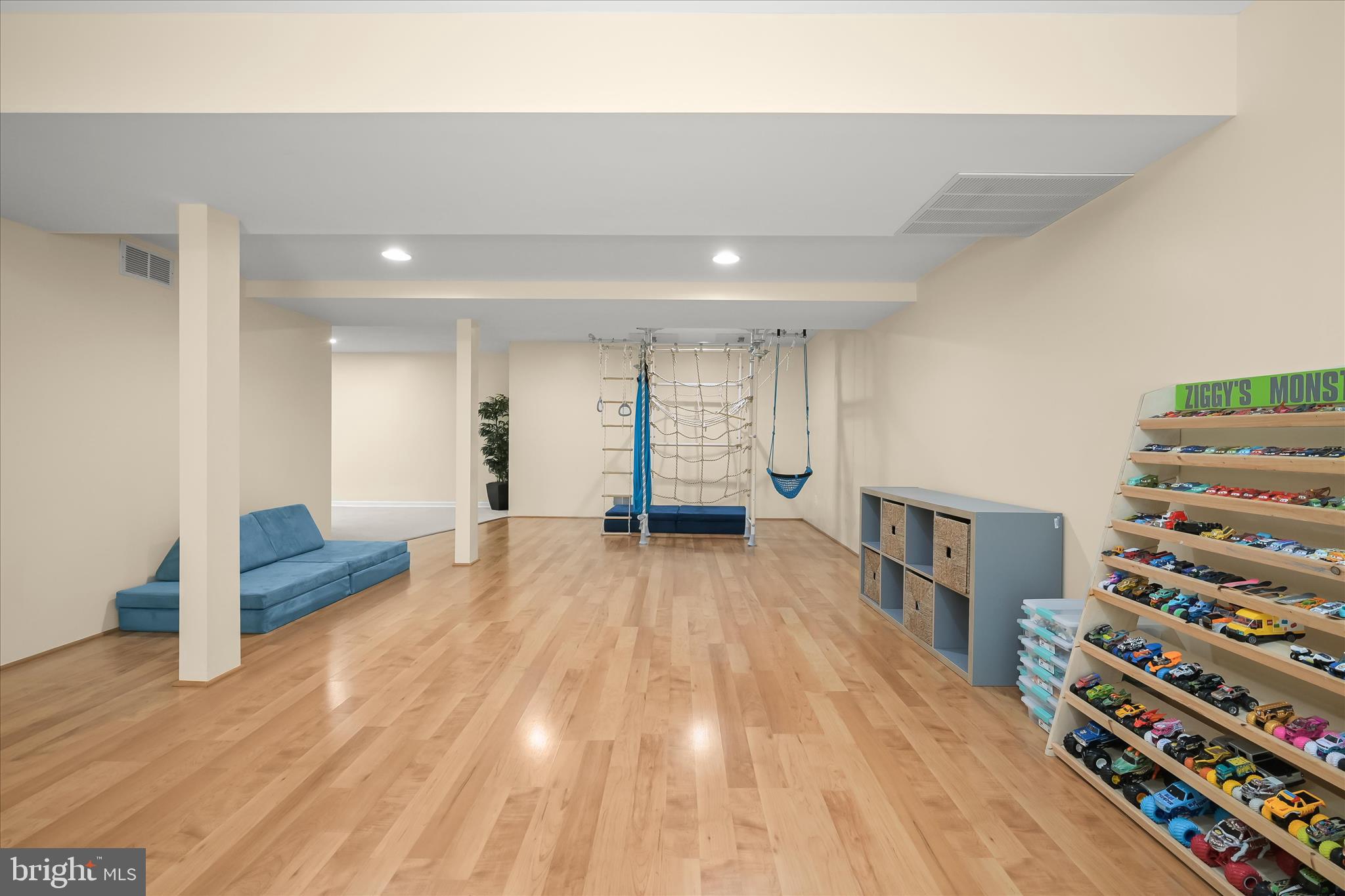 VILLAGE OF LONG REACH - Residential