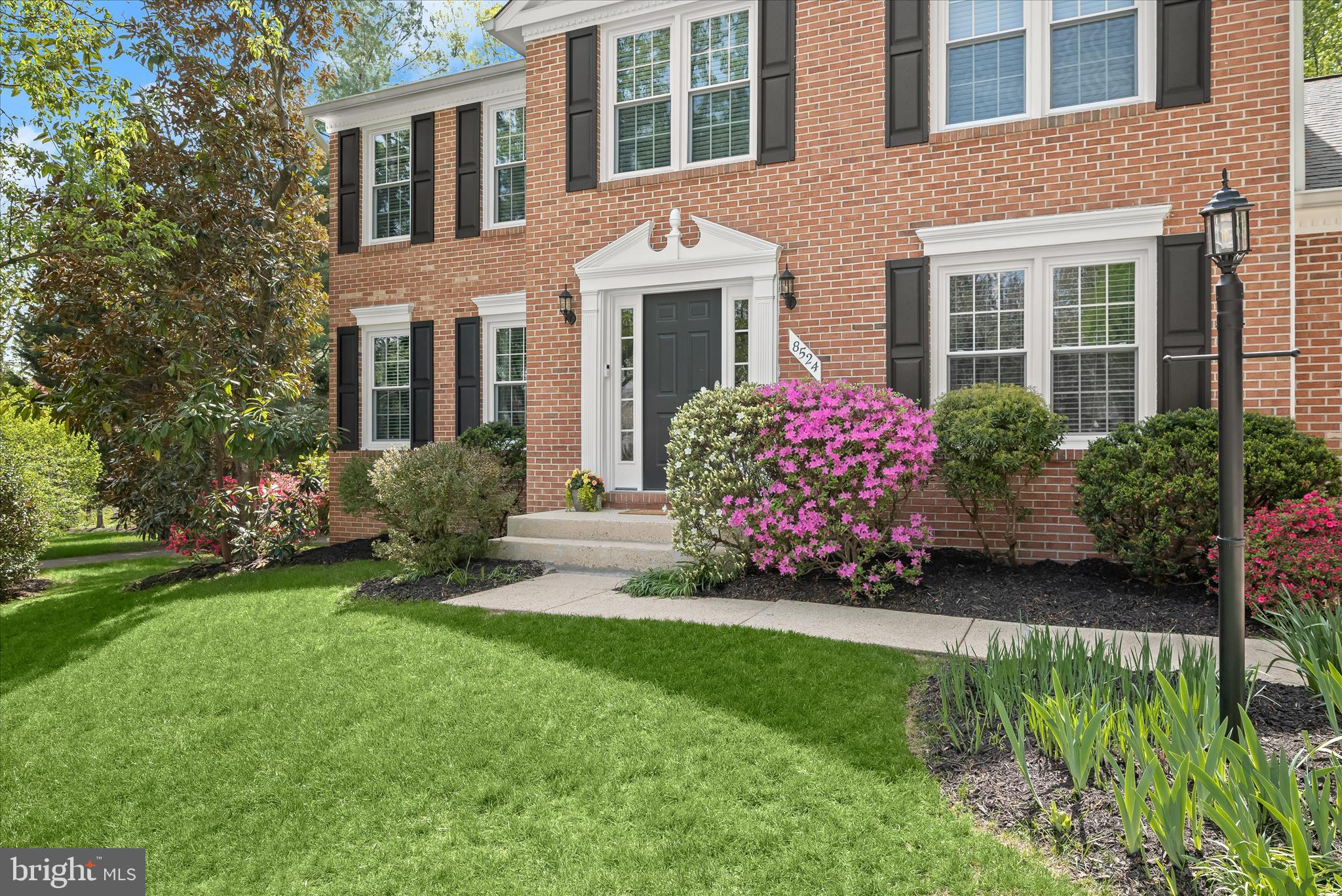 8524 MOON GLASS COURT