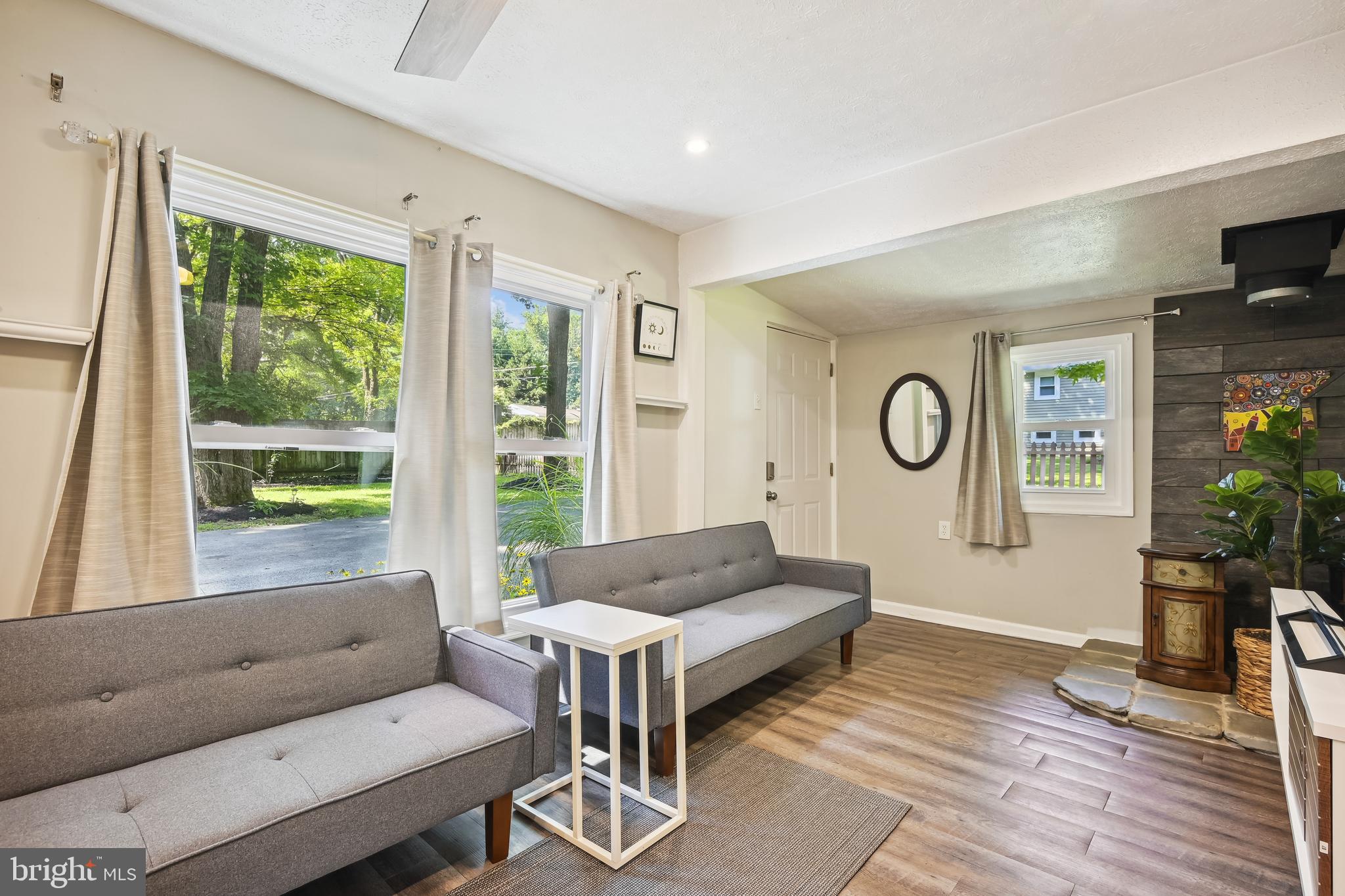 863 DOGWOOD TRAIL